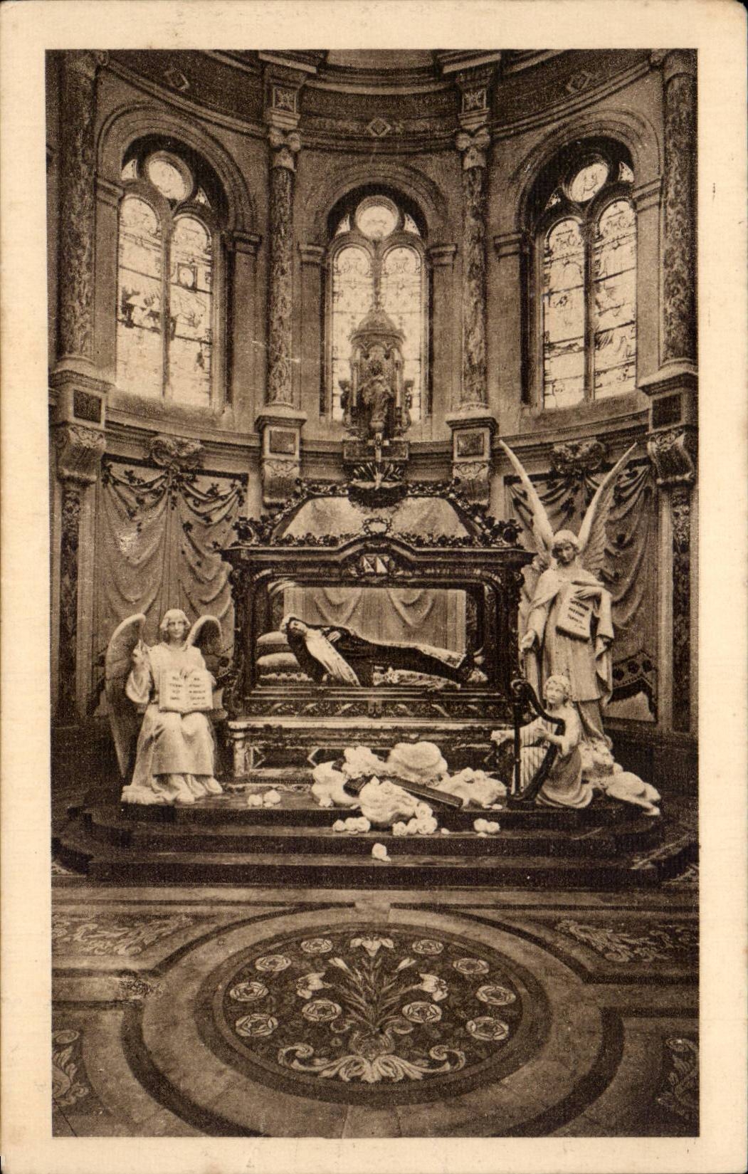 CPA Wolbung und verjagt Sainte Therese des Kindes Jesus Lisieux