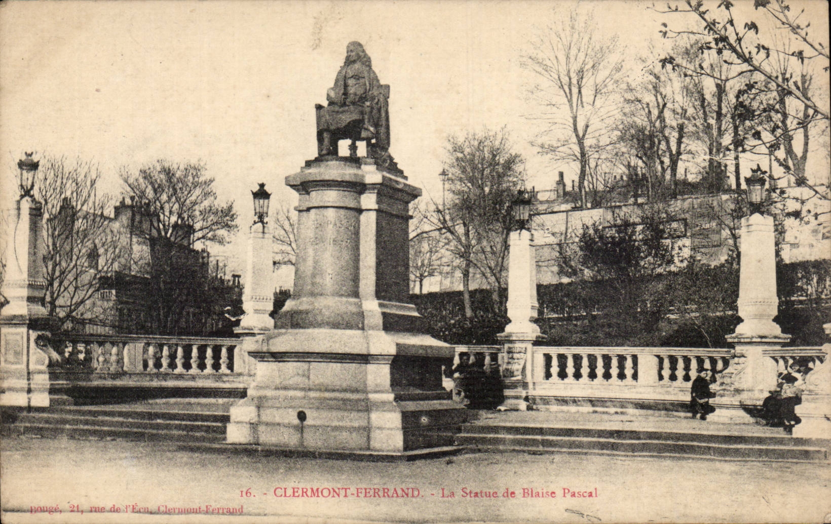 CPA Clermont Ferrand Statue of Blaise Pascal