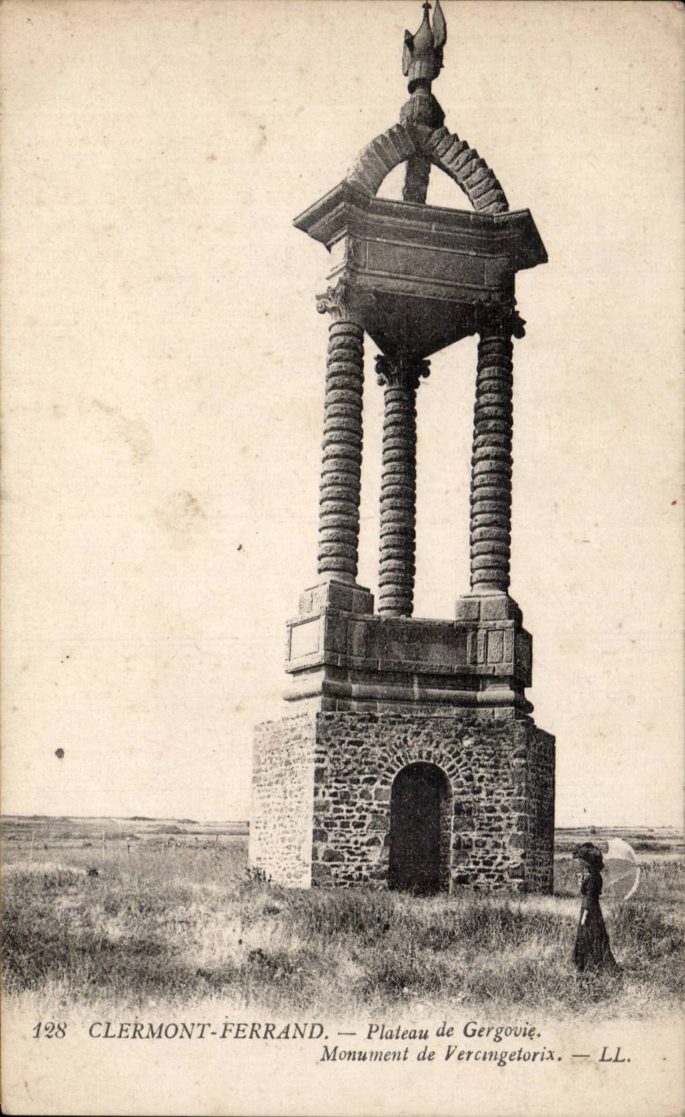CPA Clermont Ferrand Plate of Gergovie Monument of Vercingetorix