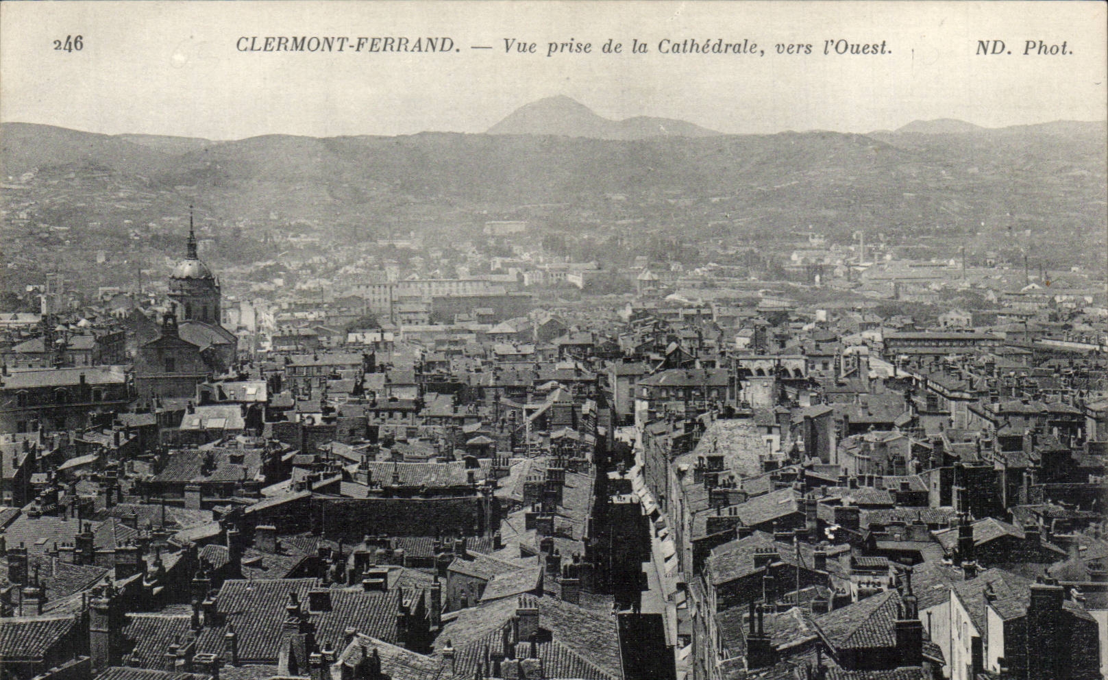 CPA Clermont Ferrand Seen from of the cathedral towards the west