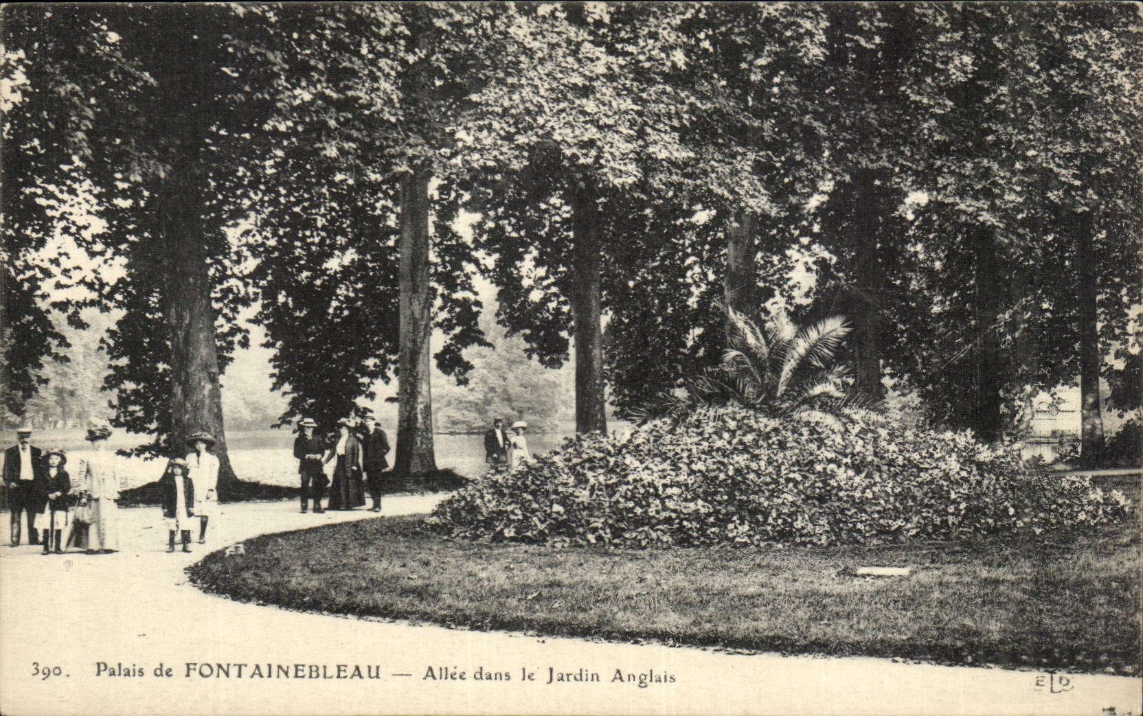 CPA Palate of Fontainebleau Allee in the English garden