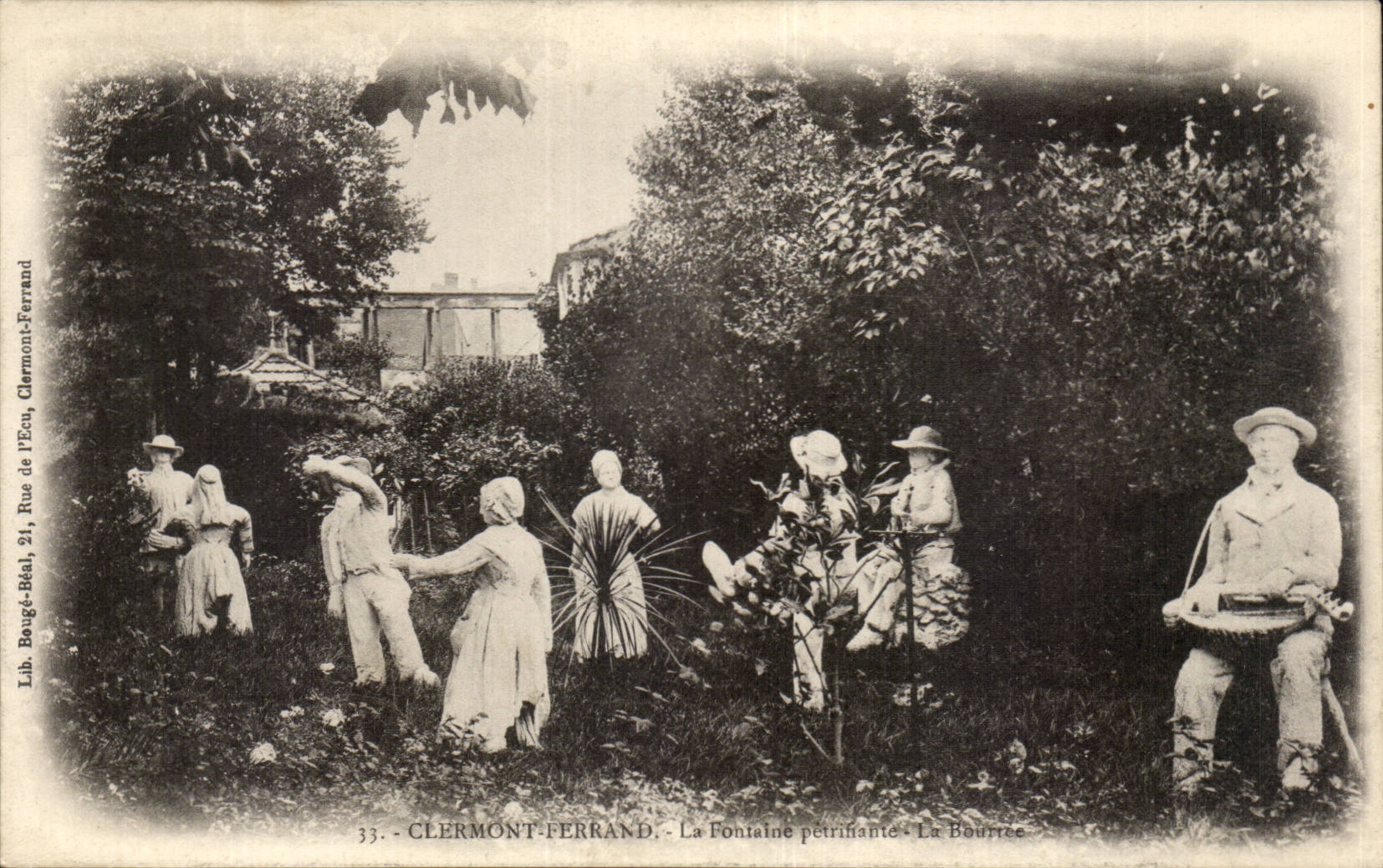 CPA Clermont Ferrand the petrifying fountain The bourree