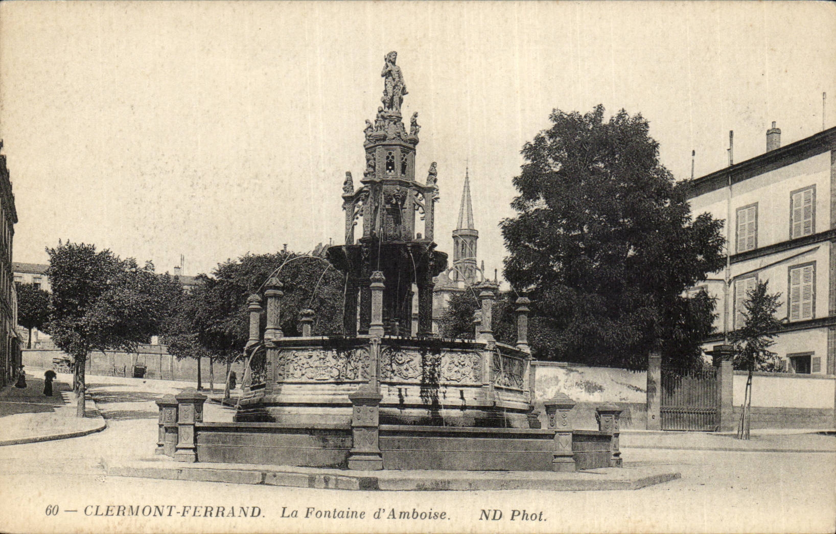 CPA Clermont Ferrand the fountain of Amboise