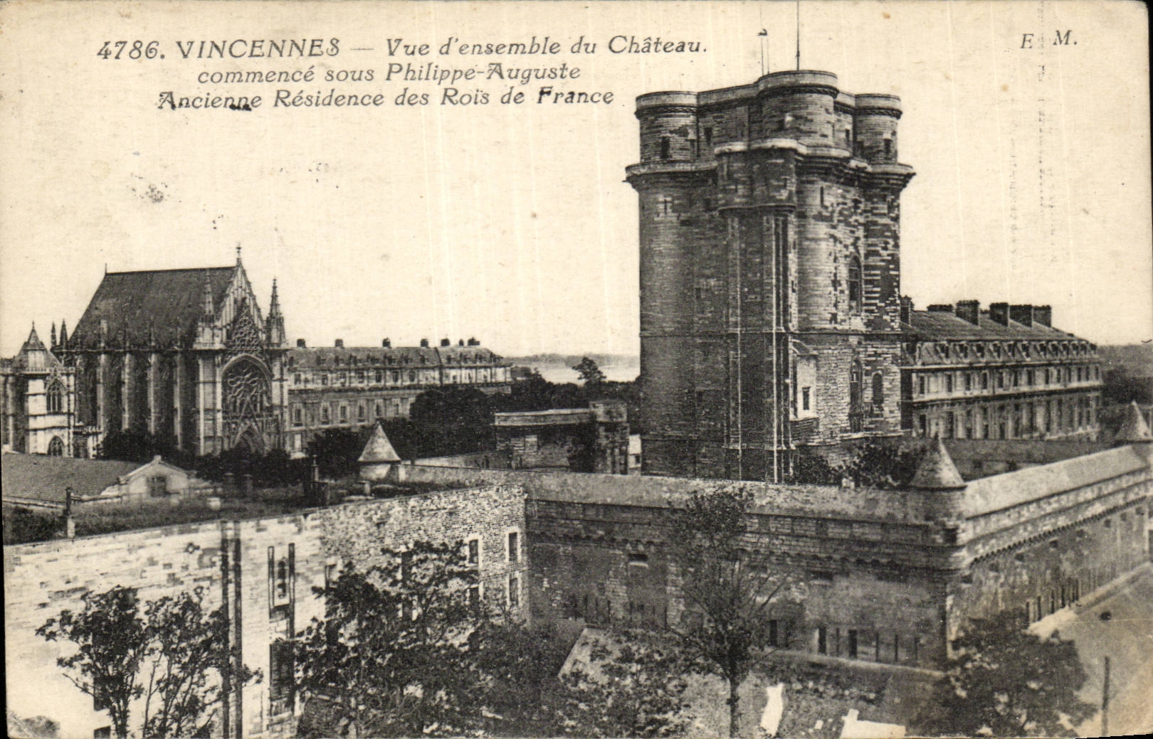 CPA Vincennes Overall picture of the castle starts under Philippe Auguste