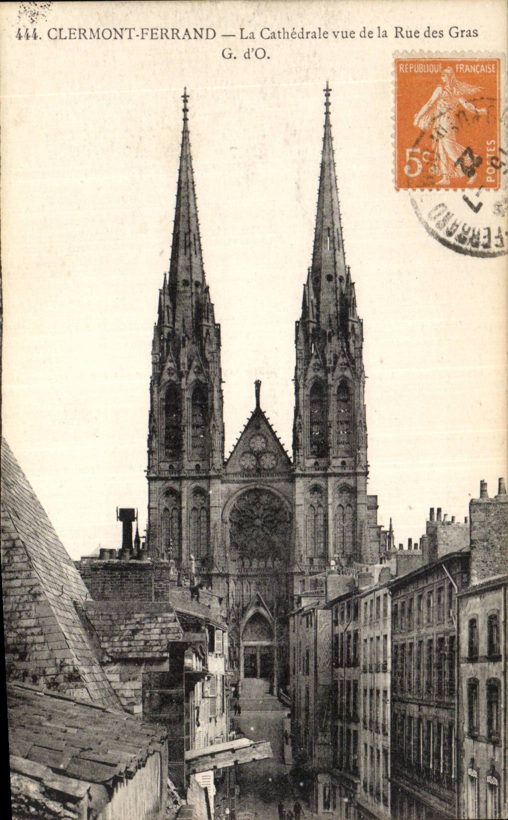 CPA Clermont Ferrand the cathedral seen of the street of the Fats