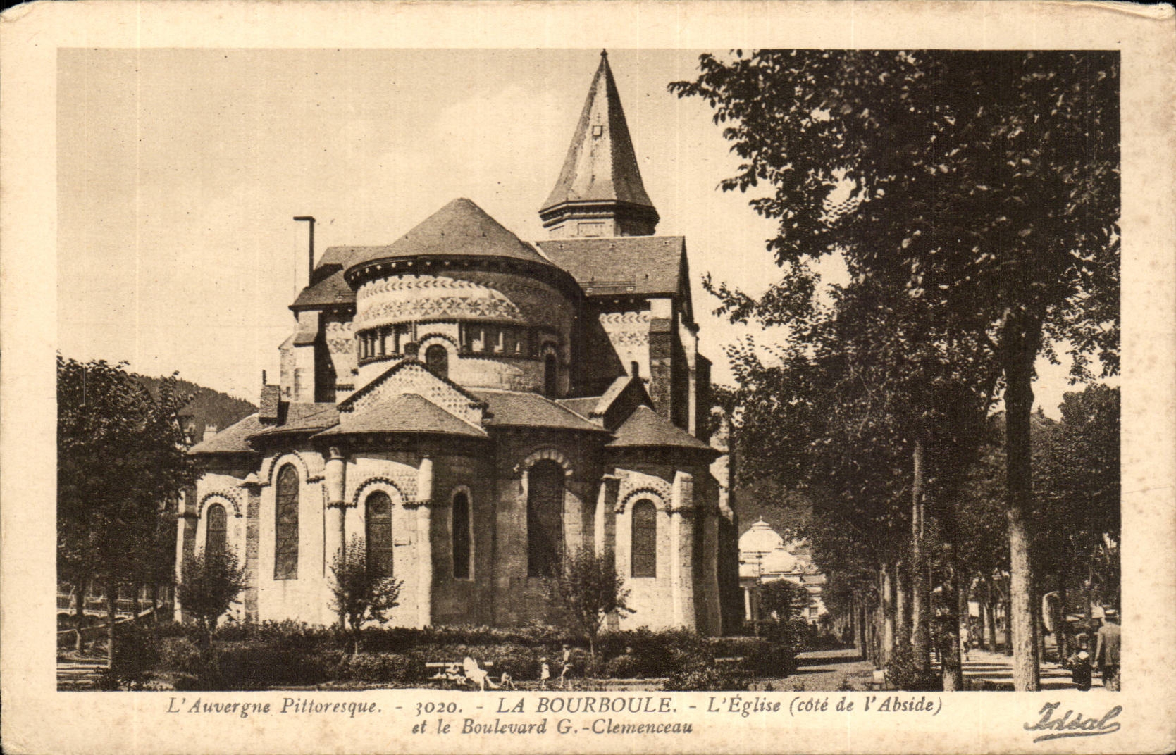 CPA Bourboule the church (dimension of the apse) and the boulevard of G Clemenceau