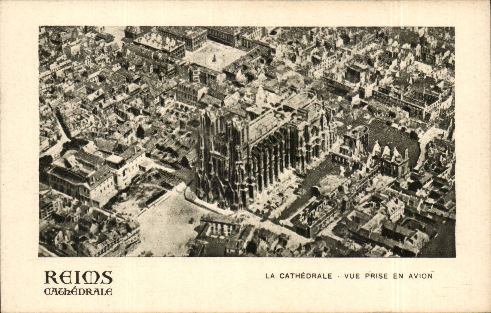 CPA Reims the cathedral Seen from in the plane