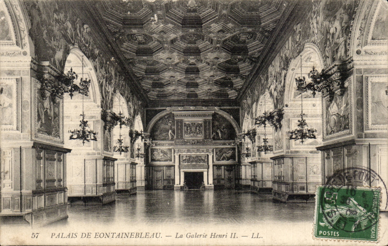 Fontainebleau - the Gallery Henri II - CPA