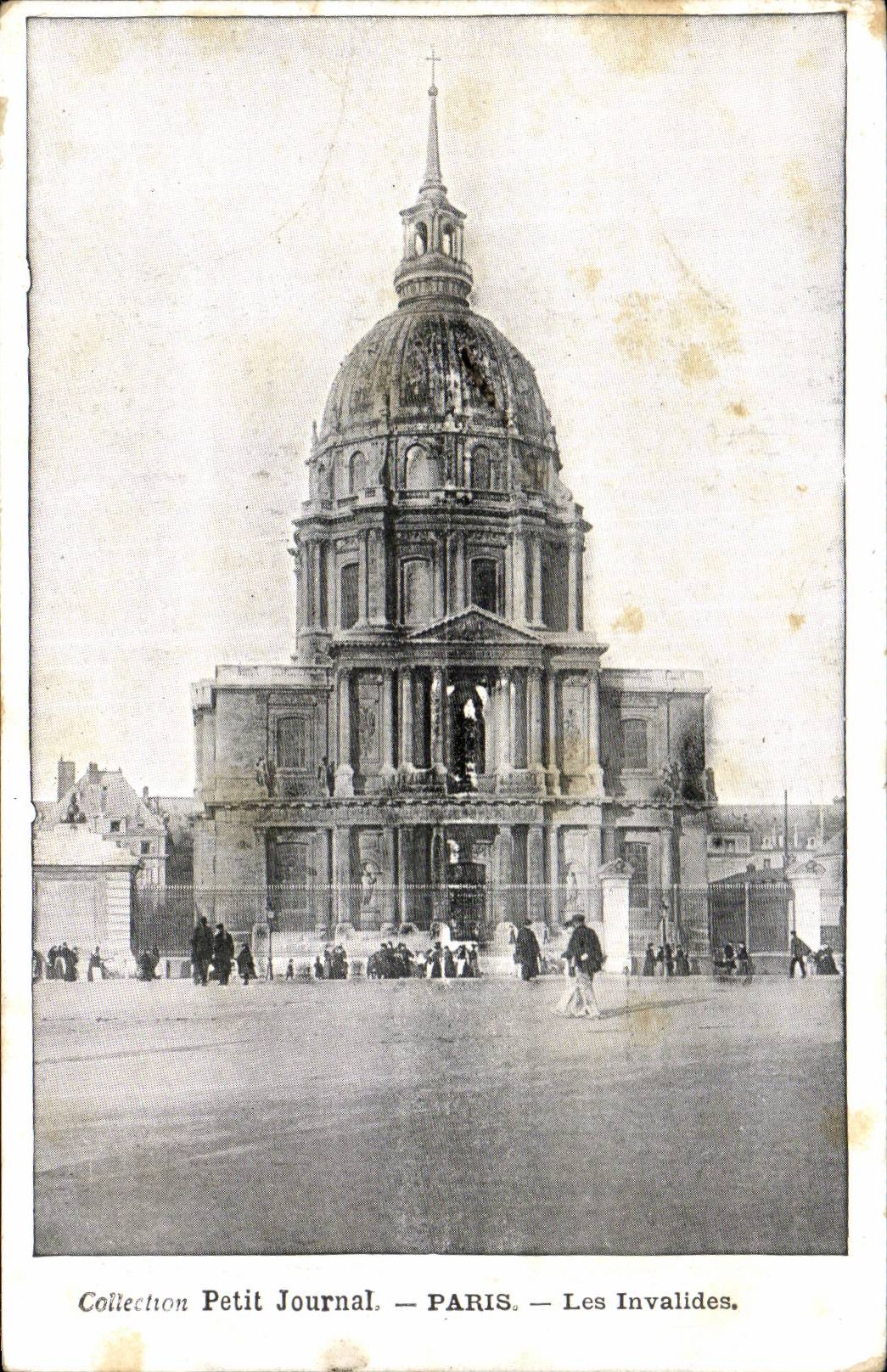 Paris - 7 - Small Newspaper - Invalides - CPA