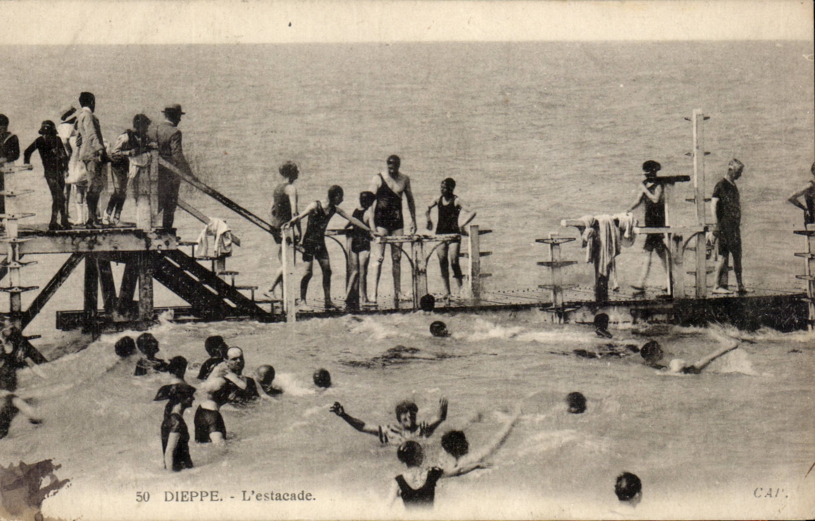 Dieppe - the Pier - the Hour of Bath CPA