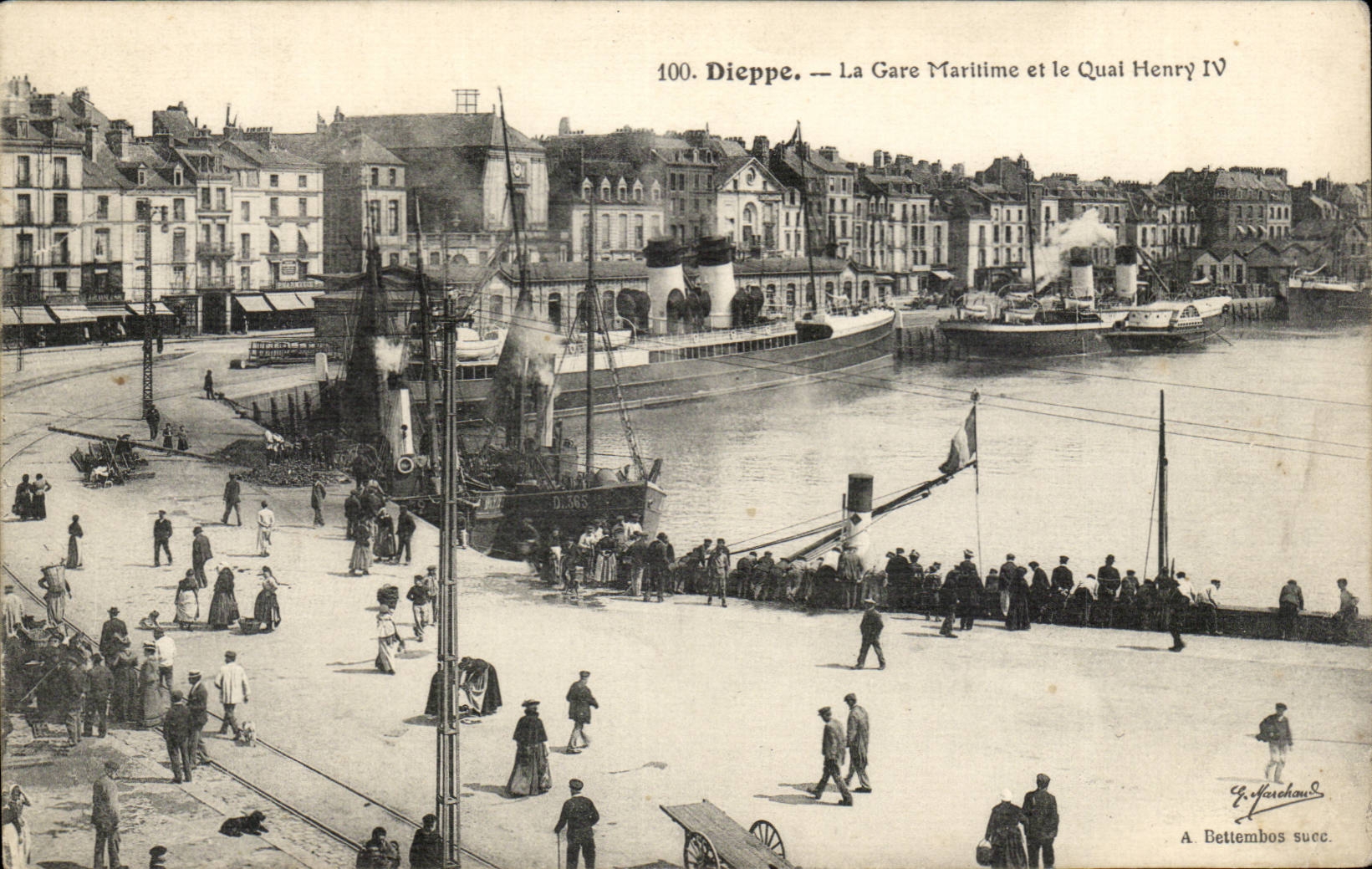 CPA Dieppe Train station maritime and the quay Henri IV