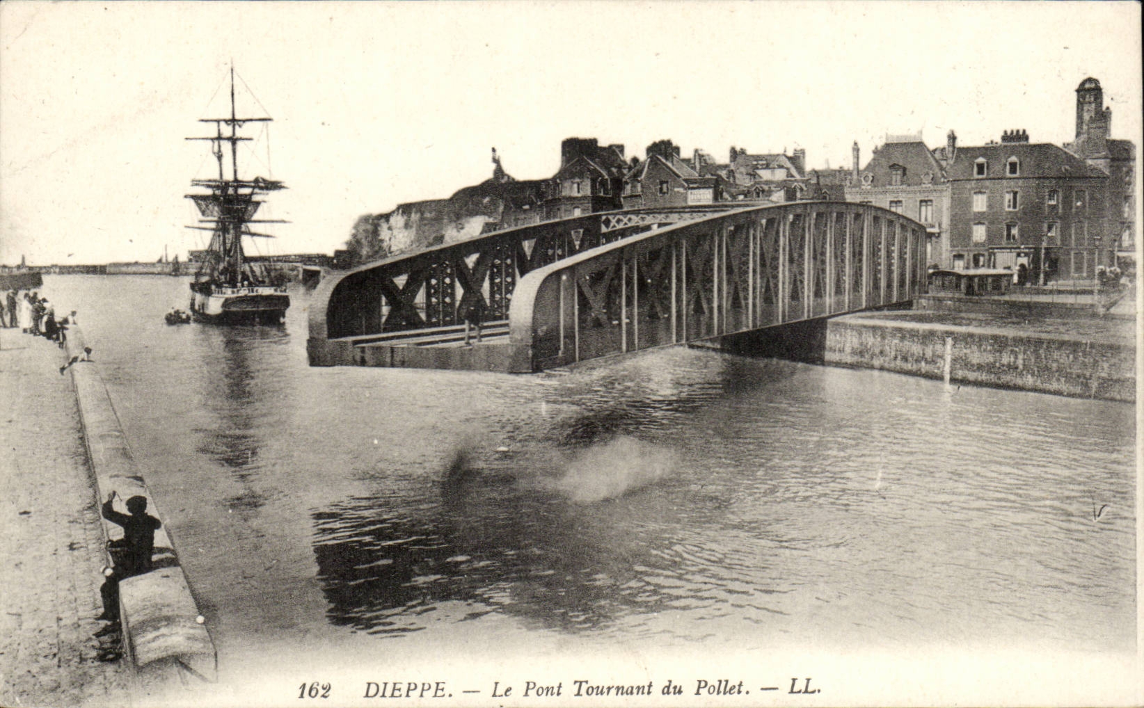 CPA Dieppe the revolving bridge of Pollet