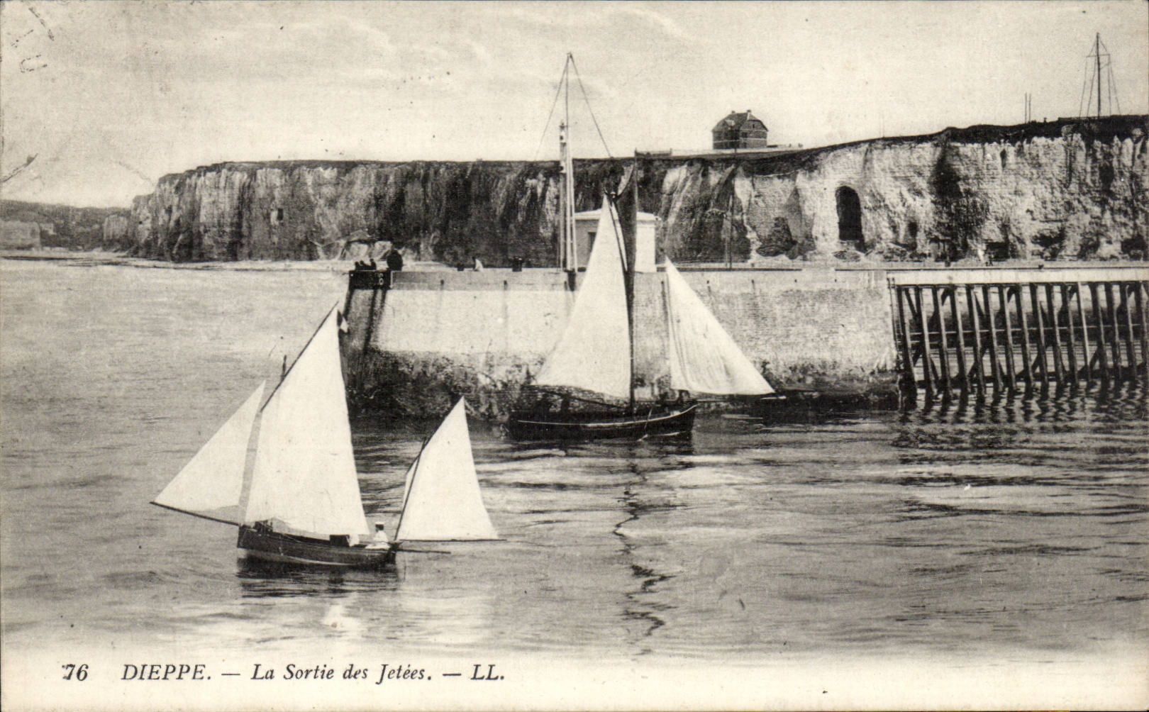 CPA Dieppe the exit of the piers
