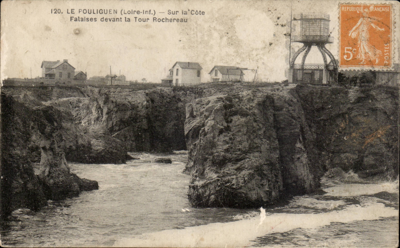 CPA Pouliguen On the dimension Cliffs in front of the Rochereau Tower