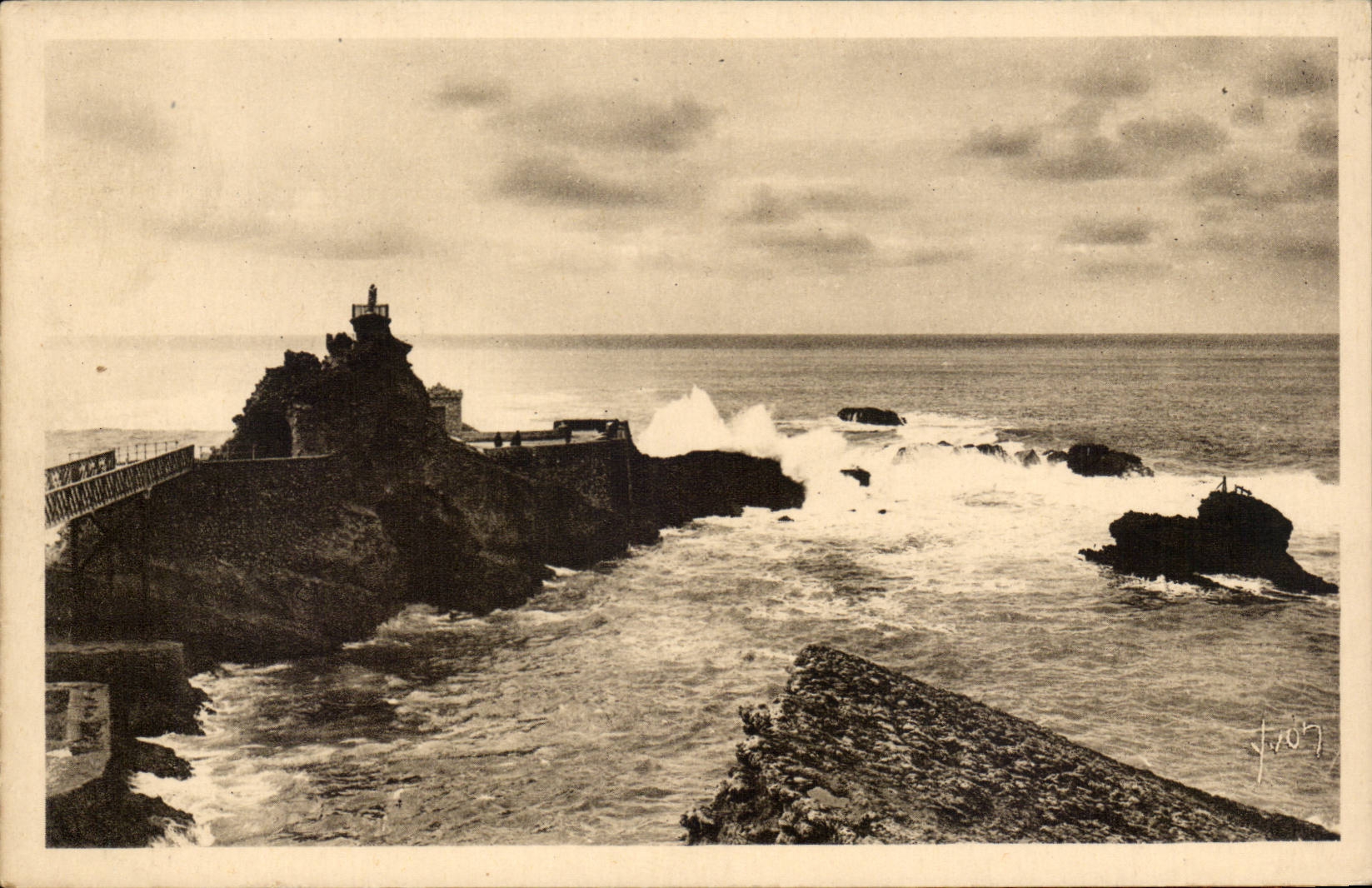 CPA Biarritz Le rocher de la vierge