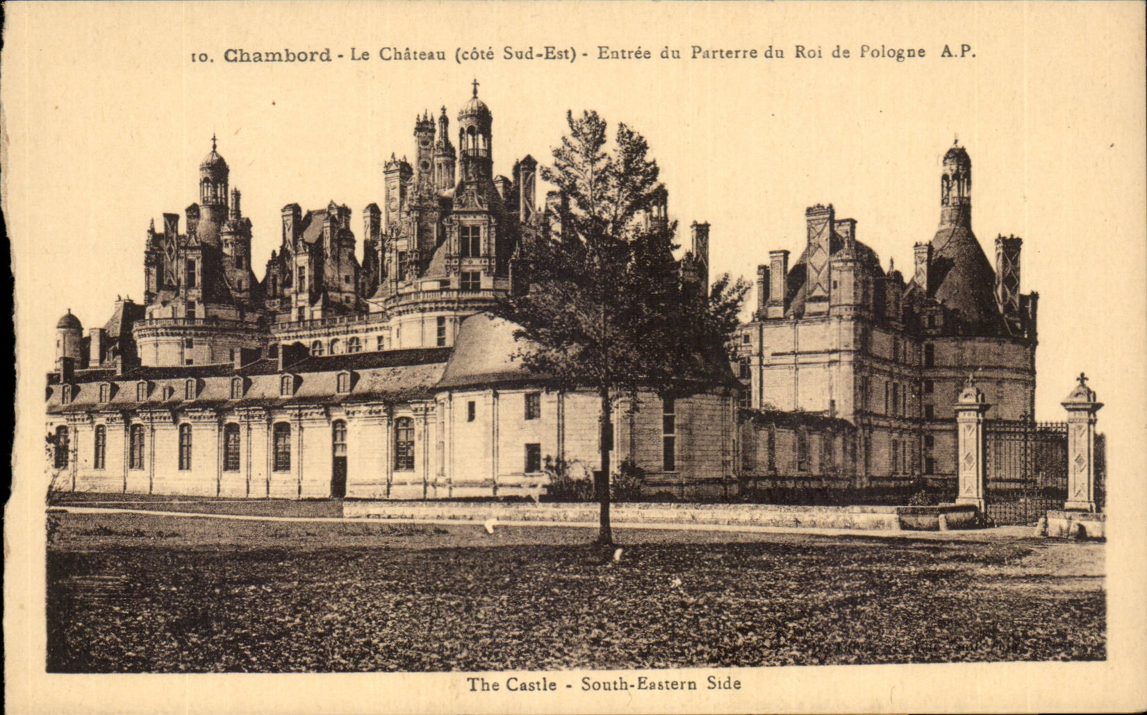 CPA Chambord Le chateau Entree du parterre du roi de Pologne