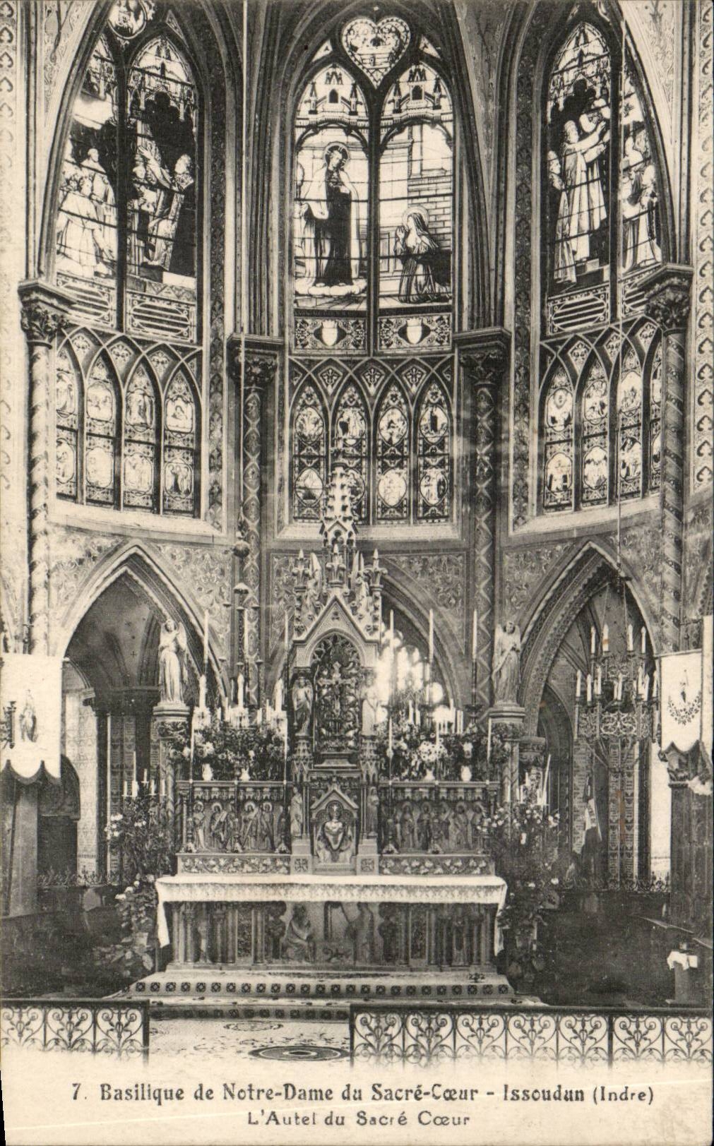 CPA Issoudun Basilique de Notre Dame du Sacre Coeur l'autel