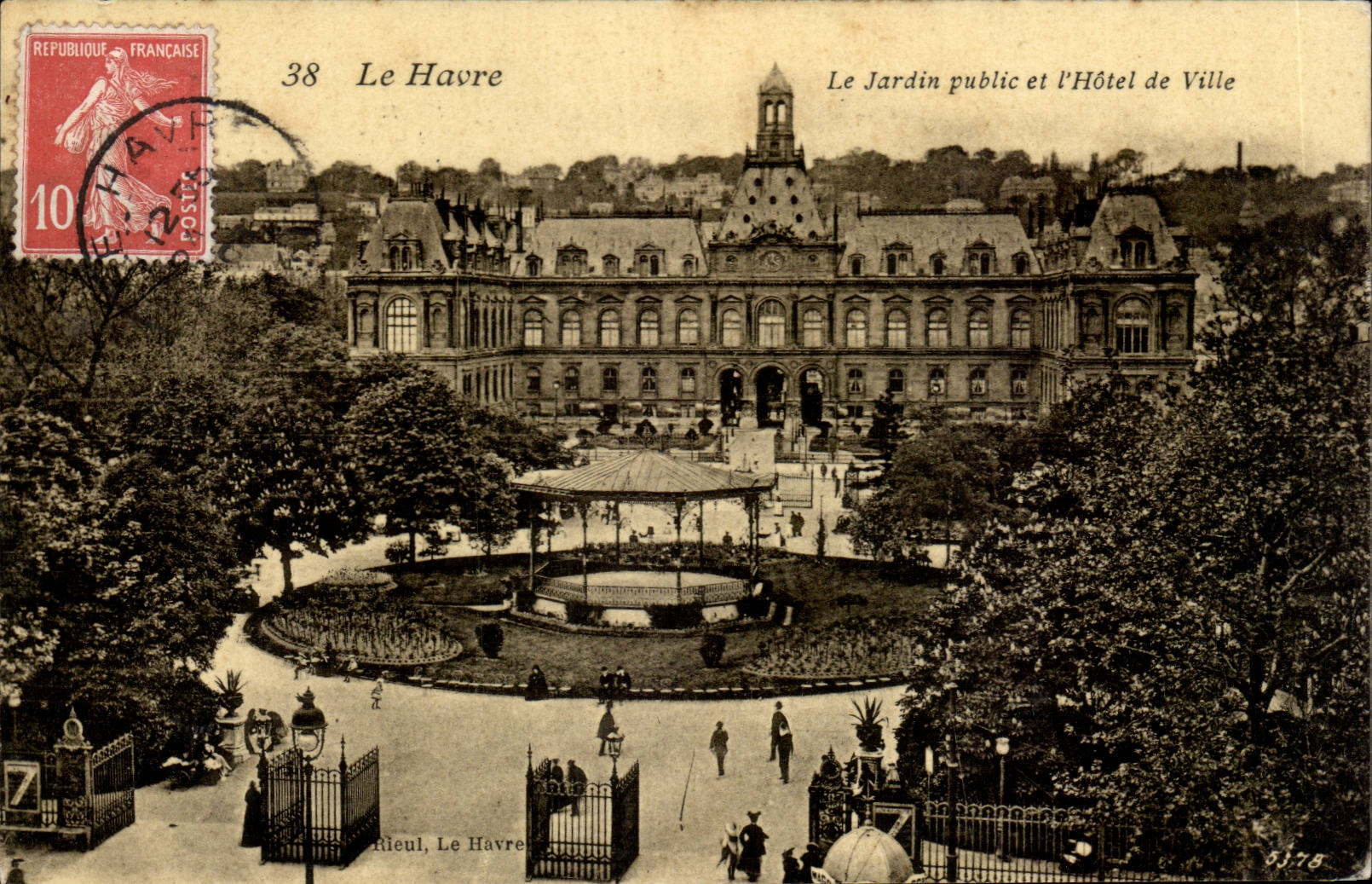 CPA Le Havre Le jardin public et l'hotel de ville