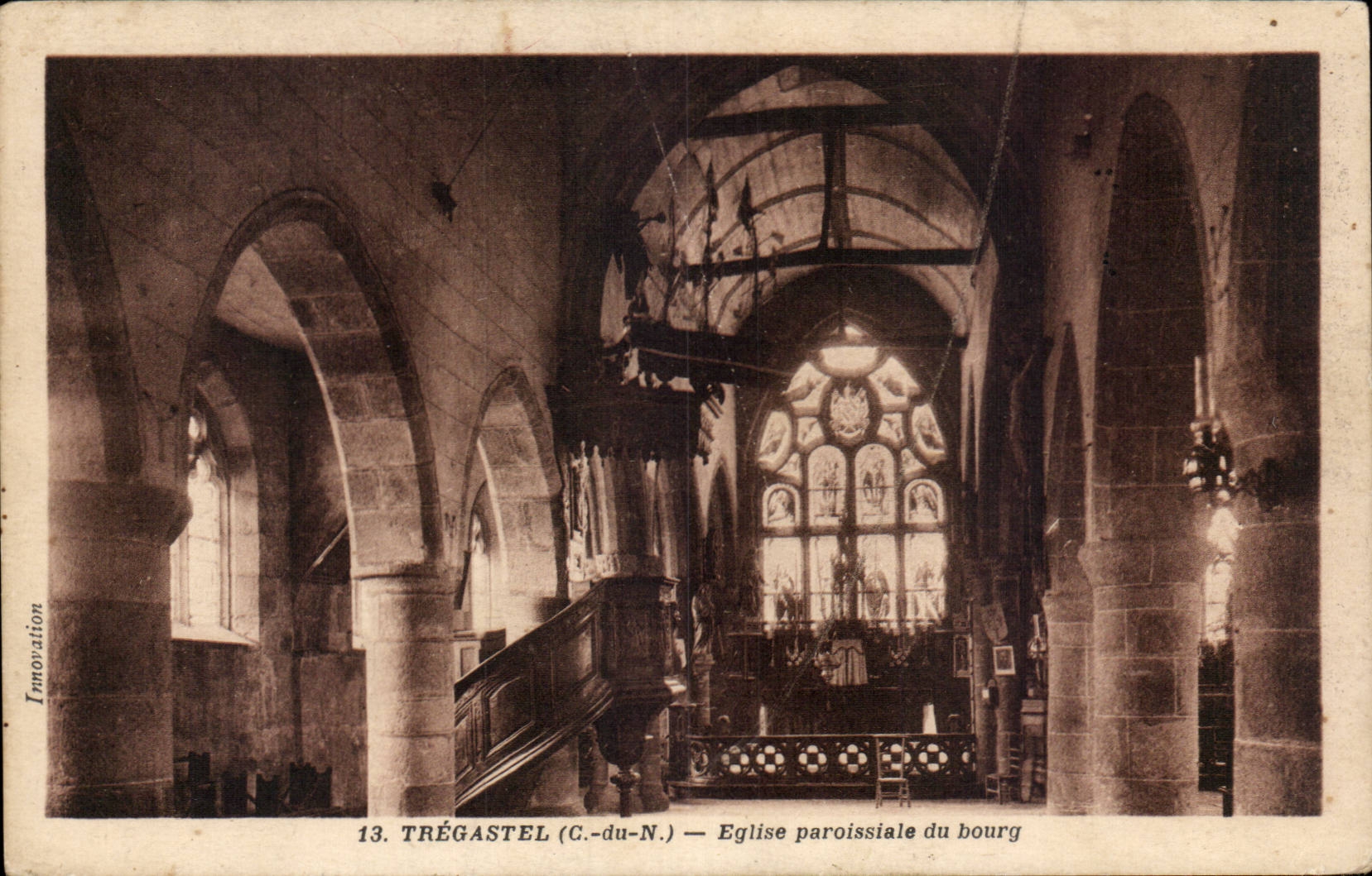 CPA Tregastel Eglise aproissiale du Bourg