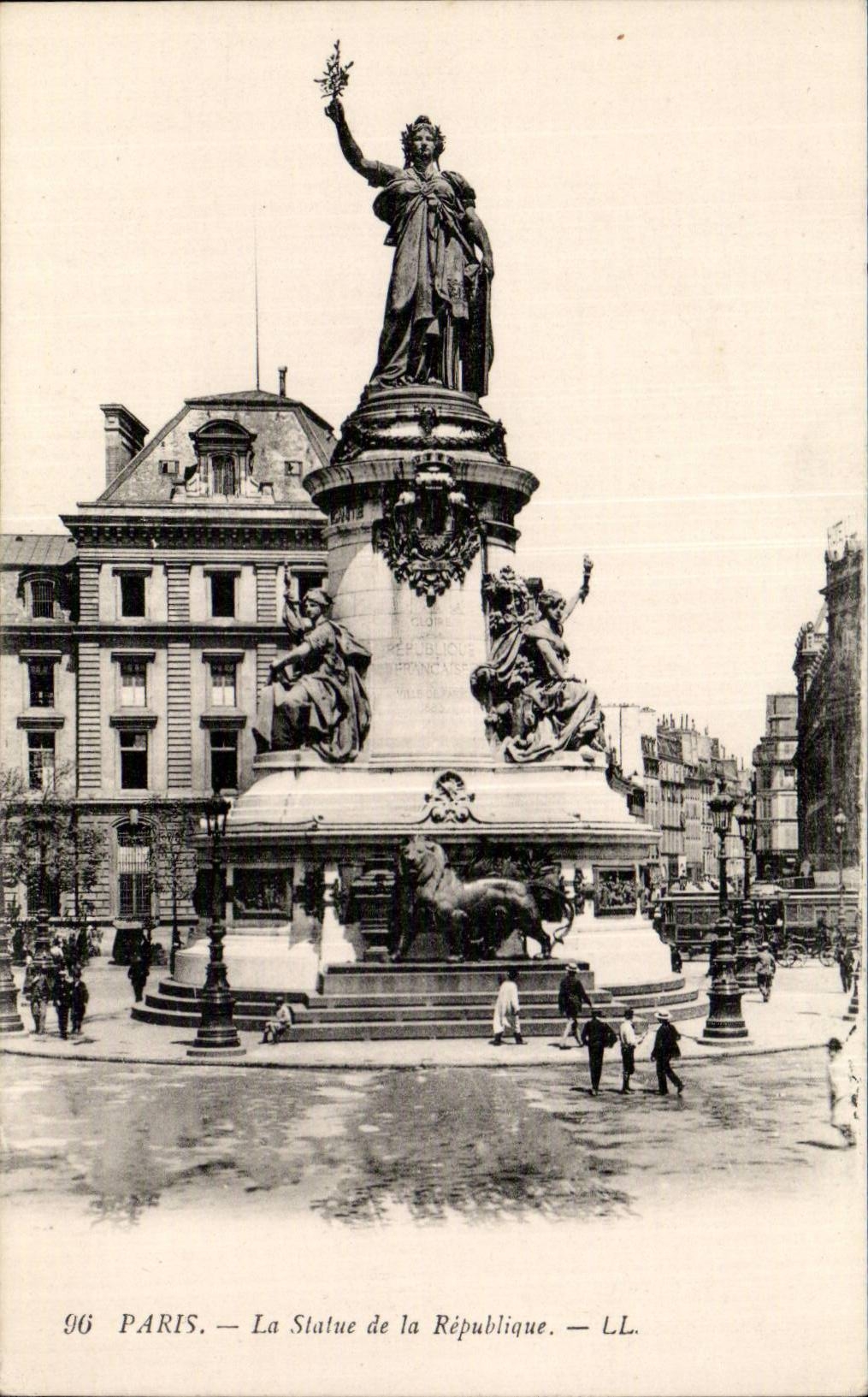 CPA Paris Statue of the Republic