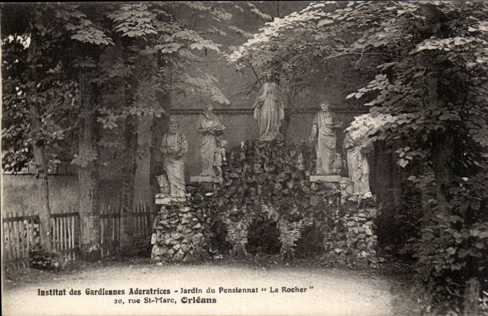 CPA Orleans Institute of the guardians adoratrices Garden of the boarding school the rock 20 rue St marc