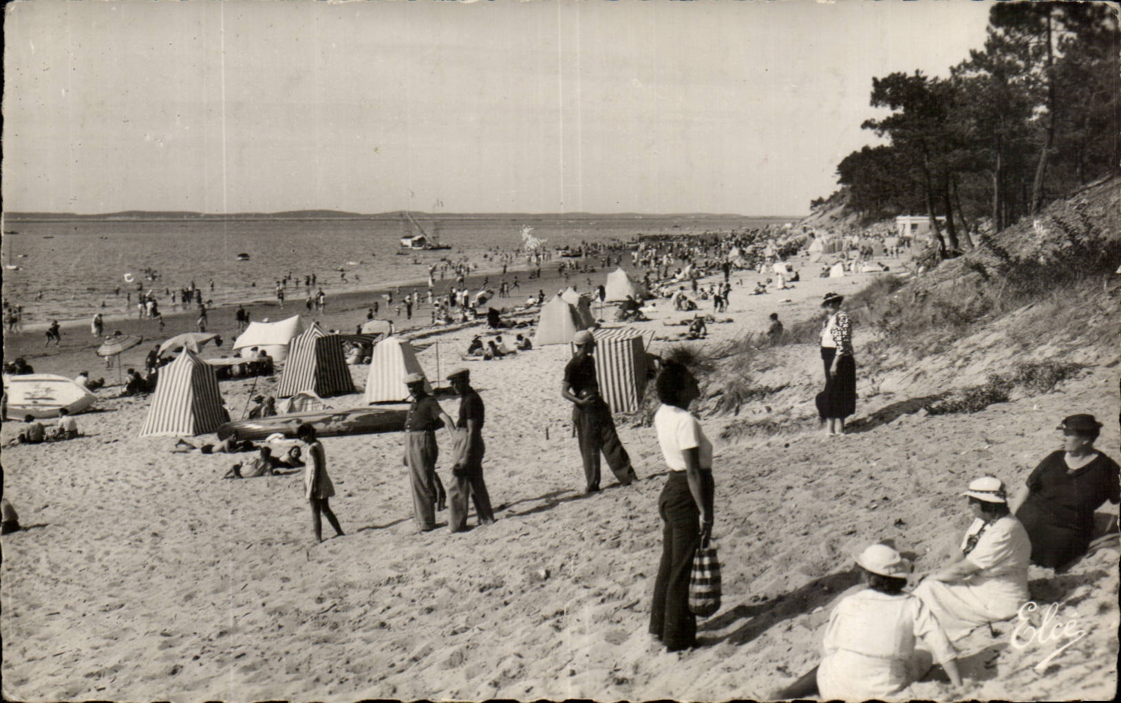 CPA Bassins d'Arcachon Les abatilles la plage