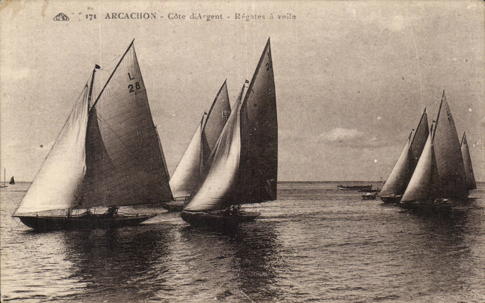 CPA Arcachon Cote d'argent Regates a voile Bateaux Voiliers