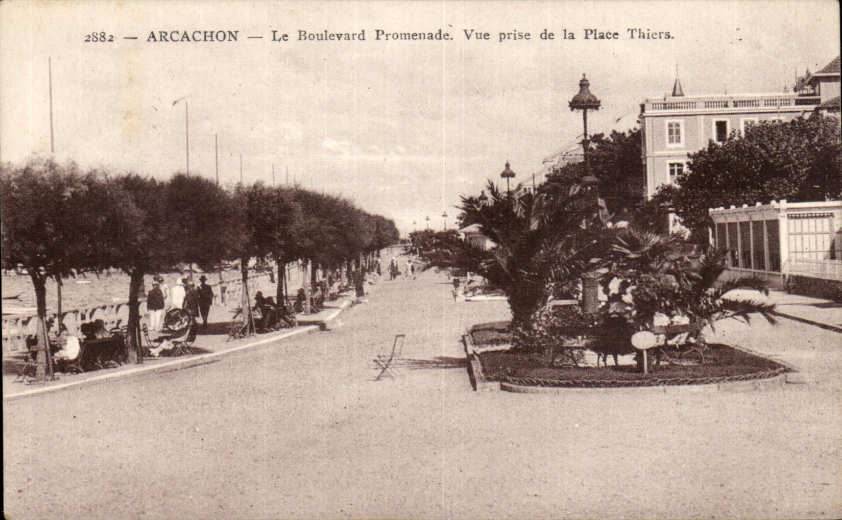 Arcachon CPA Le boulevard promenade Vue prise de la place Thiers