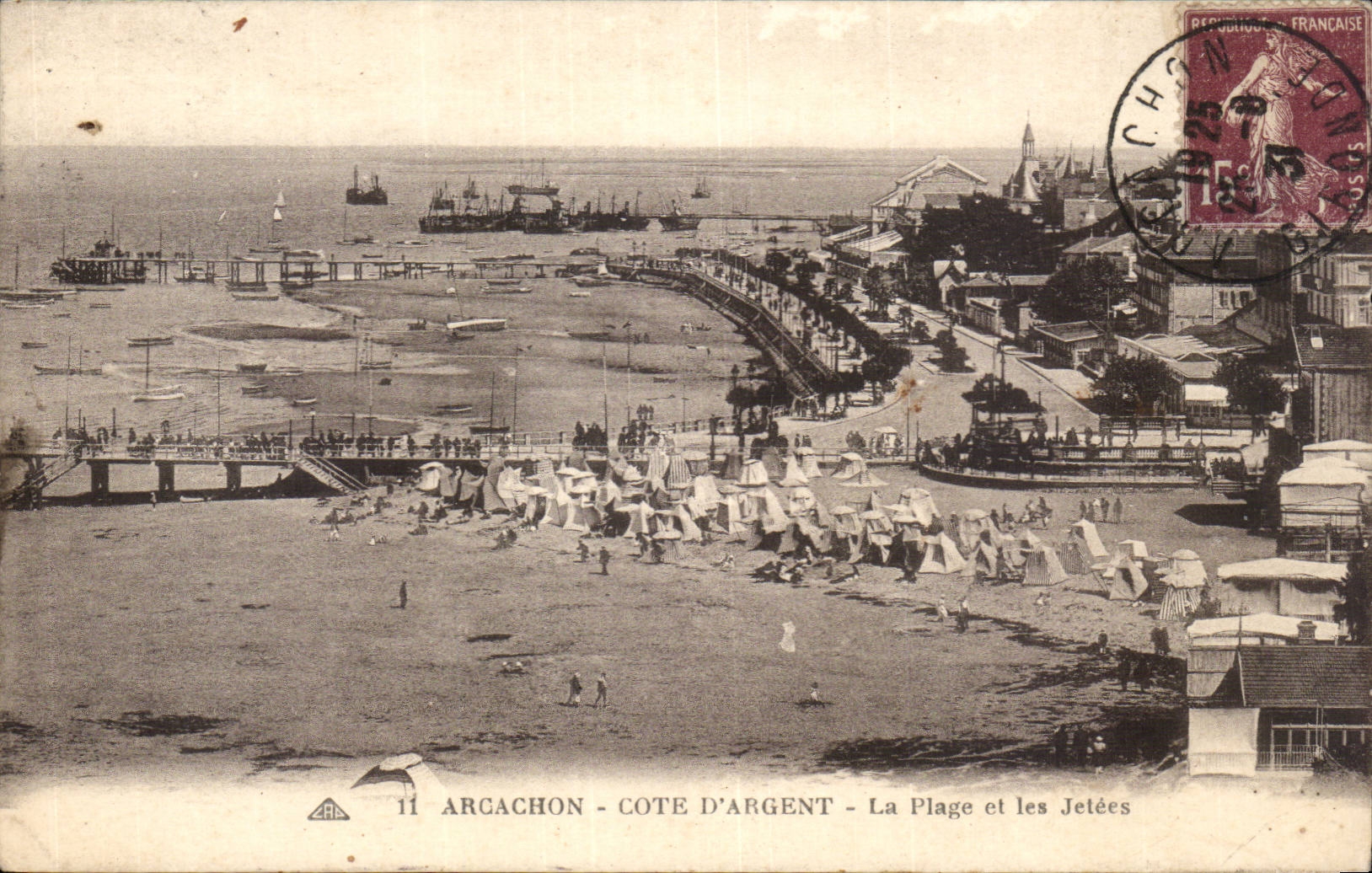 Arcachon CPA La plage et les jetees