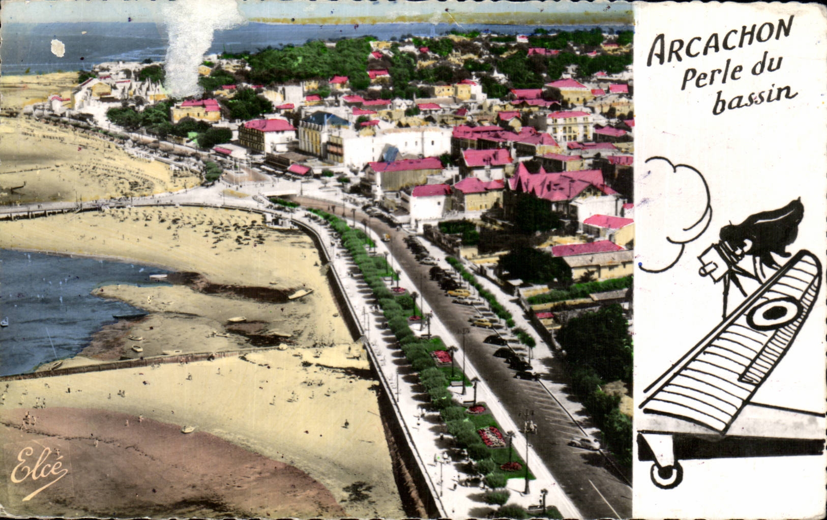 Arcachon CPSM perle du bassin Vue aerienne sur le bd promenade et les jetees