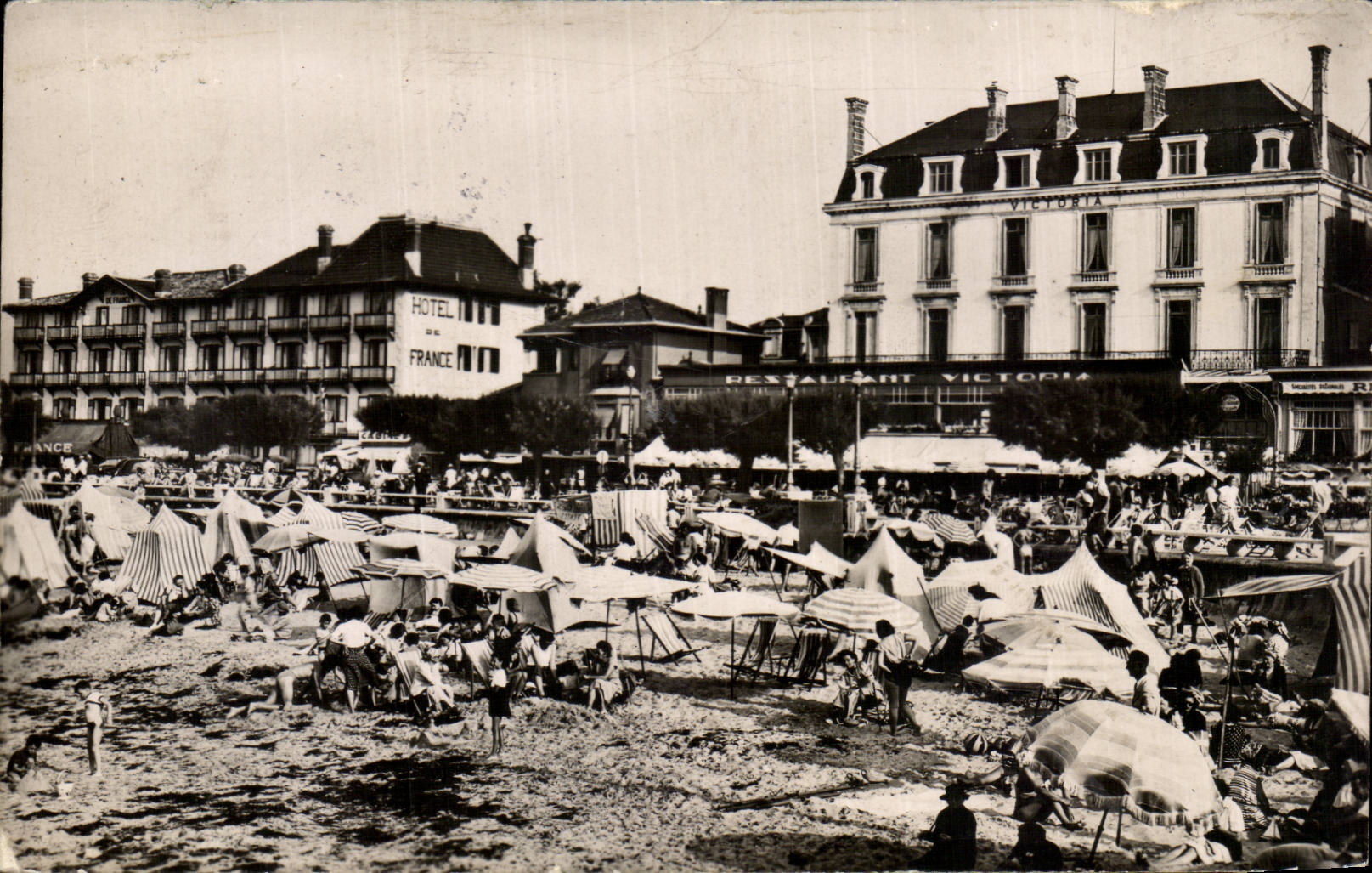 Arcachon CPSM La plage Les hotels