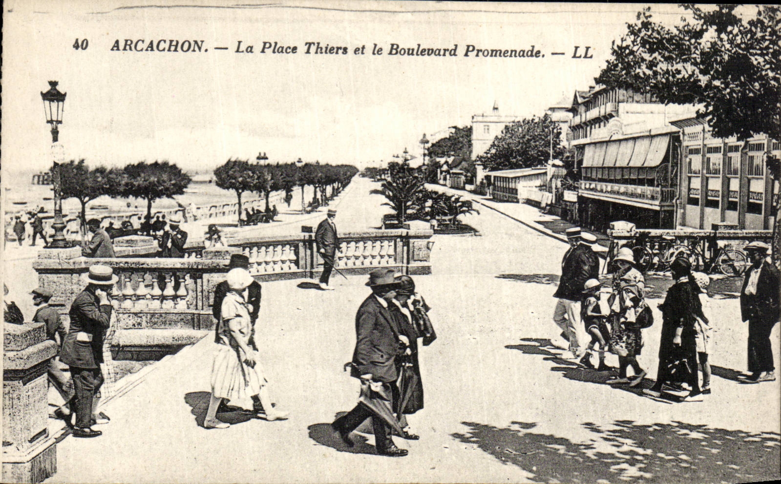 Arcachon CPA La place Thiers et le boulevard Promenade
