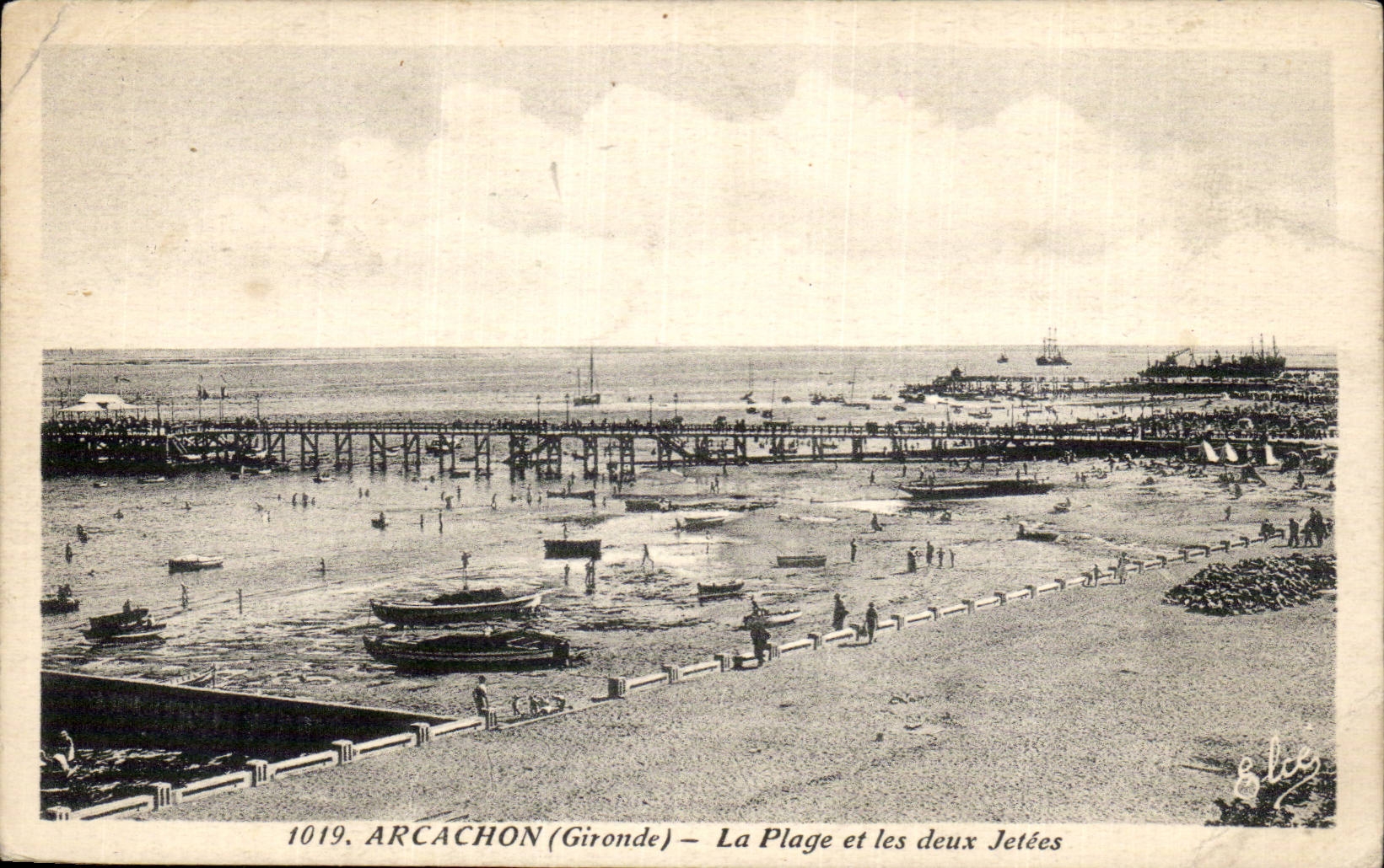 Arcachon CPA La plage et les deux jetees