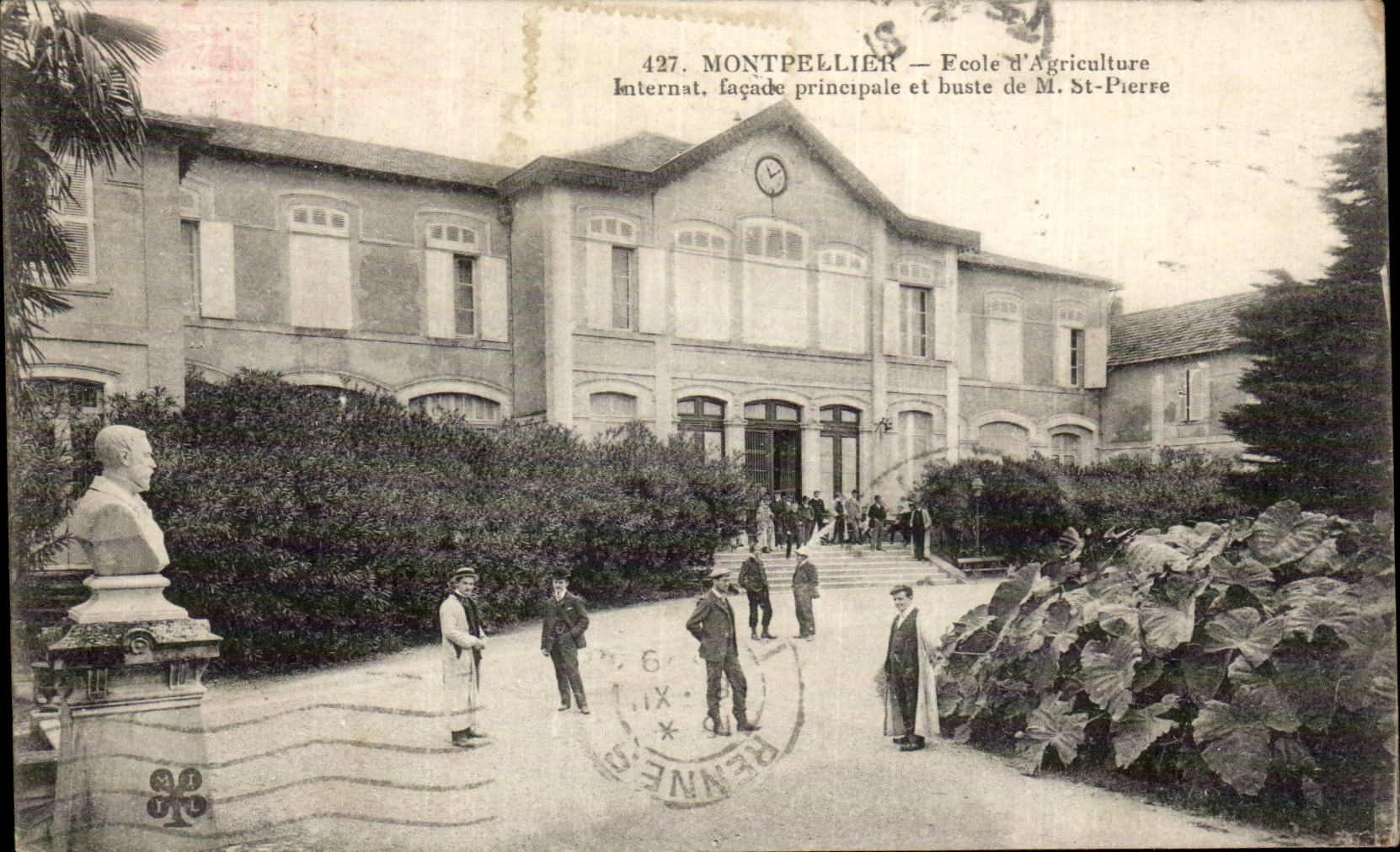 Montpellier CPA Ecole d'agriculture Internat Facade principale et buste de St Pierre