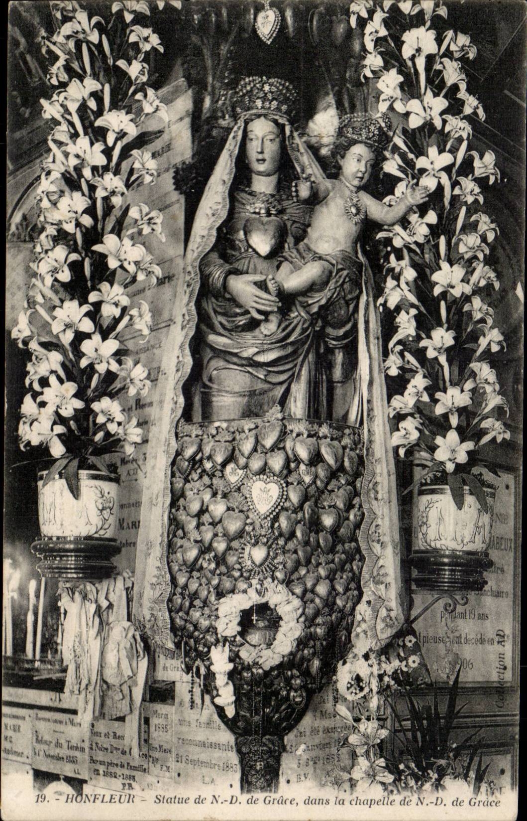 CPA Honfleur Statue de ND de Grace dans la chapelle de ND de Grace