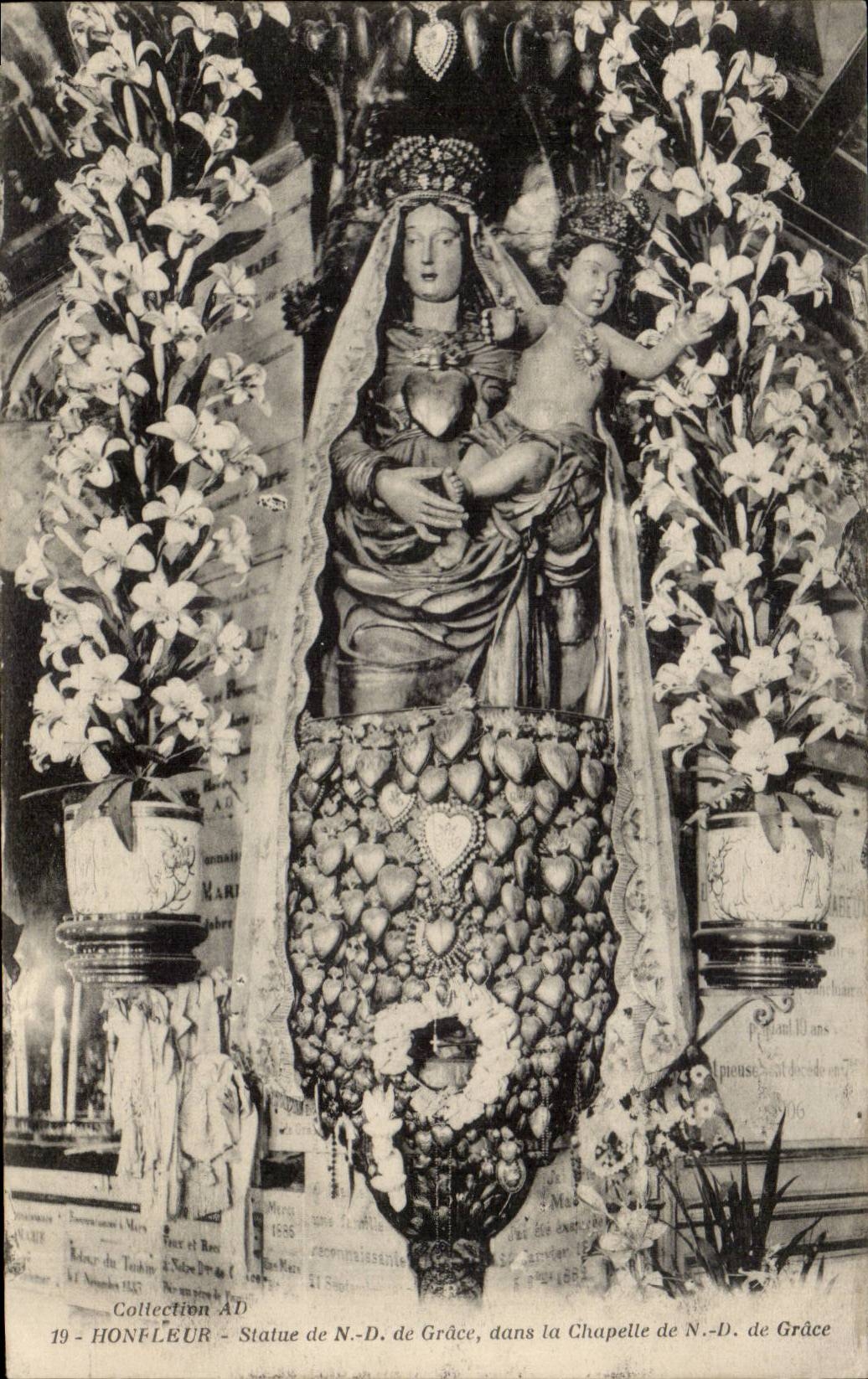 CPA Honfleur Statue de ND de Grace dans la chapelle de ND de Grace