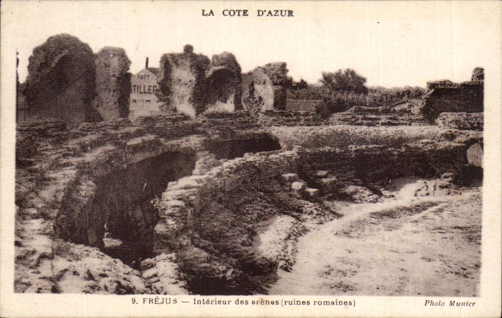 CPA Interior Frejus of the arena (Roman ruins)