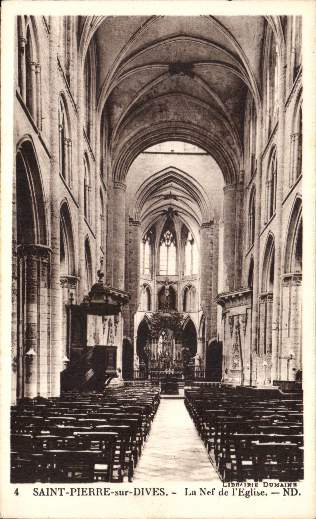 CPA Saint Pierre on Divine the nave of the church