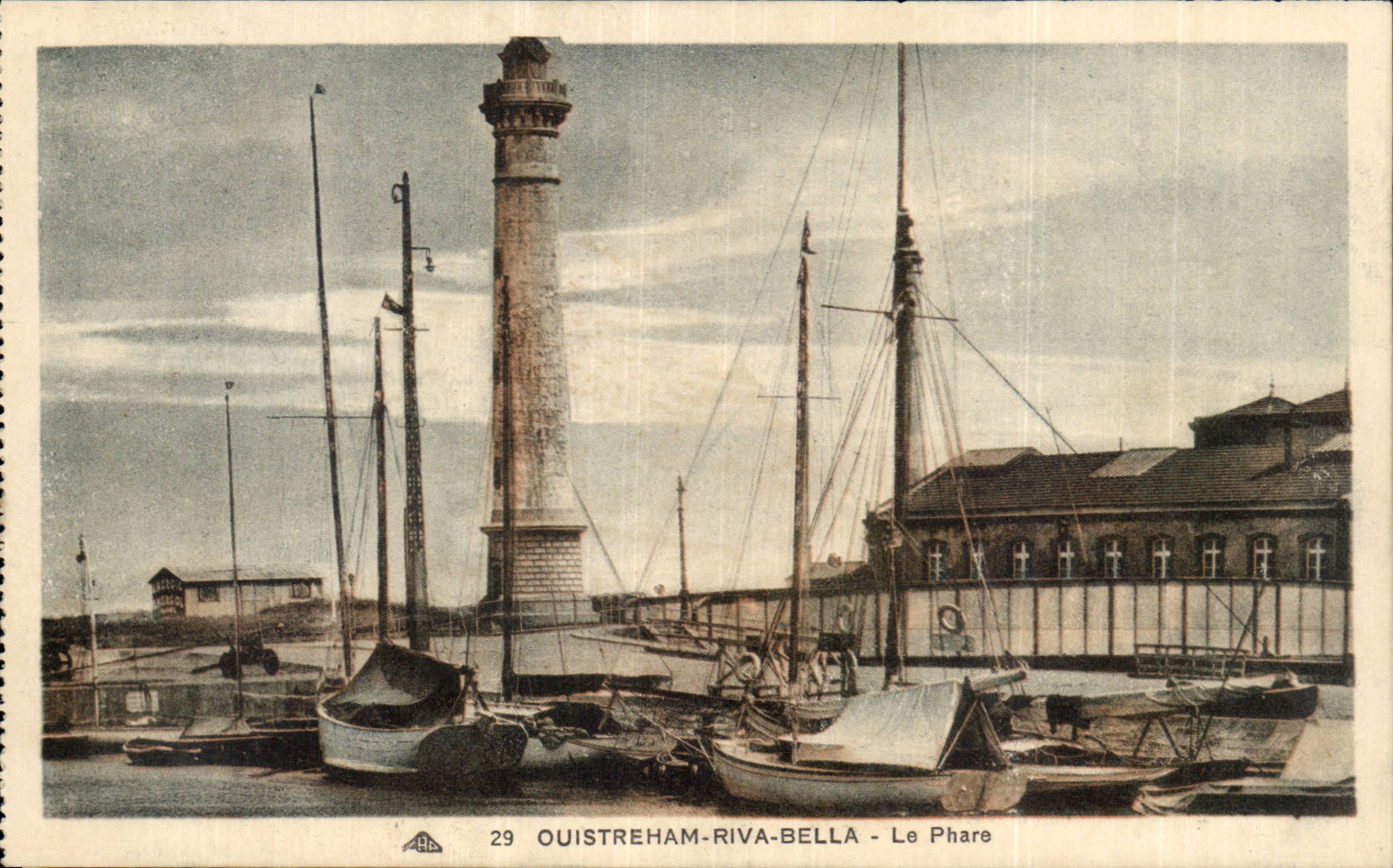 CPA Ouistreham Riva Bleated the Lighthouse headlight