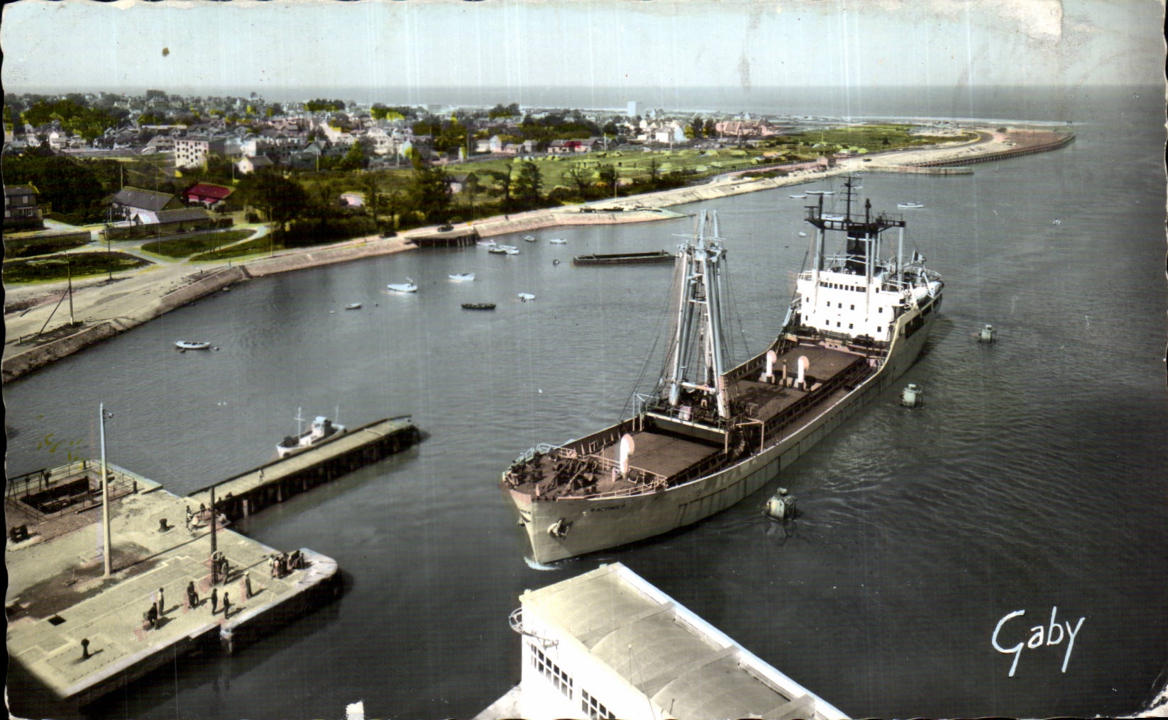 CPSM Ouistreham Astree returning to the port Boat