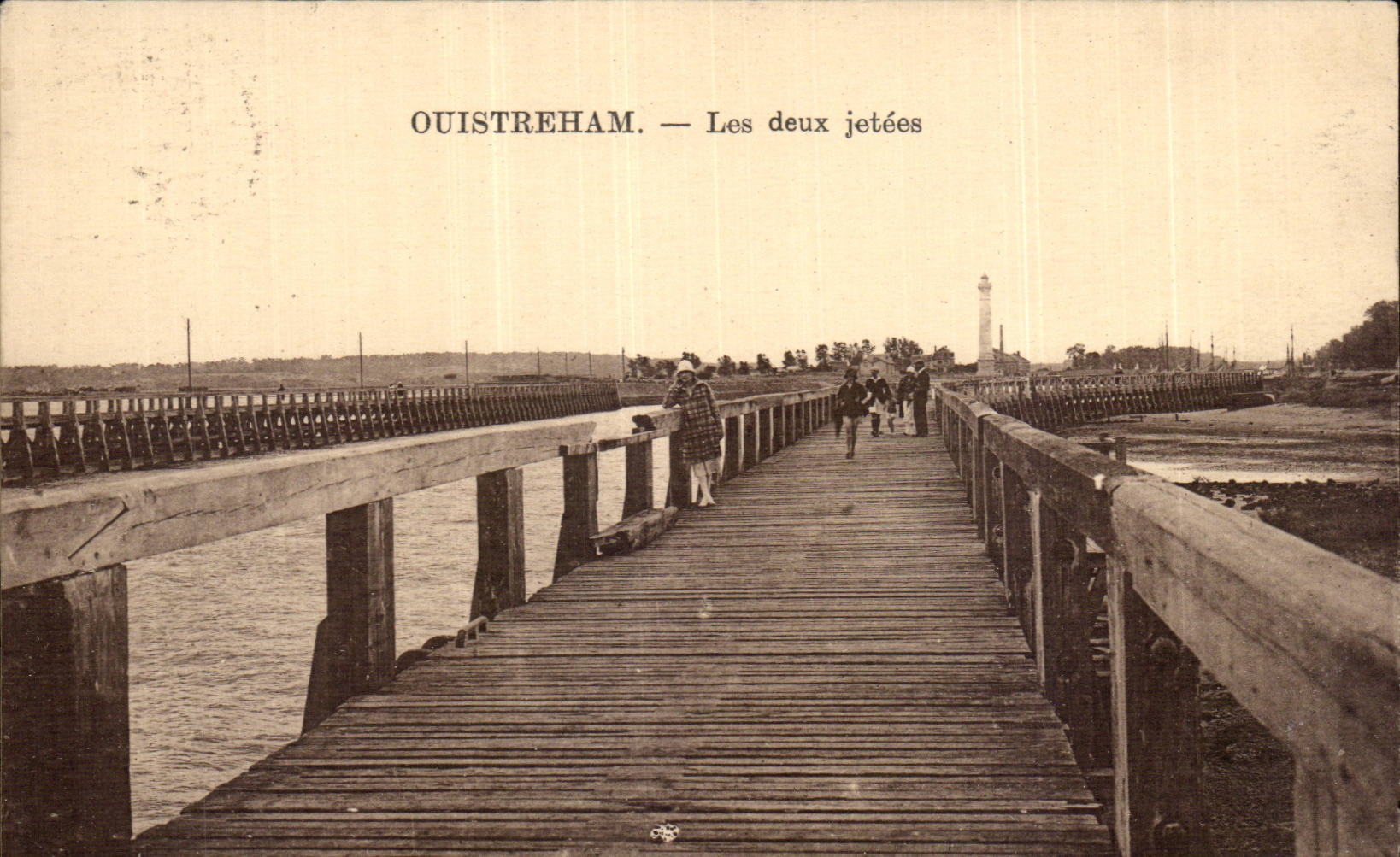 CPA Ouistreham the two piers Lighthouse Lighthouse