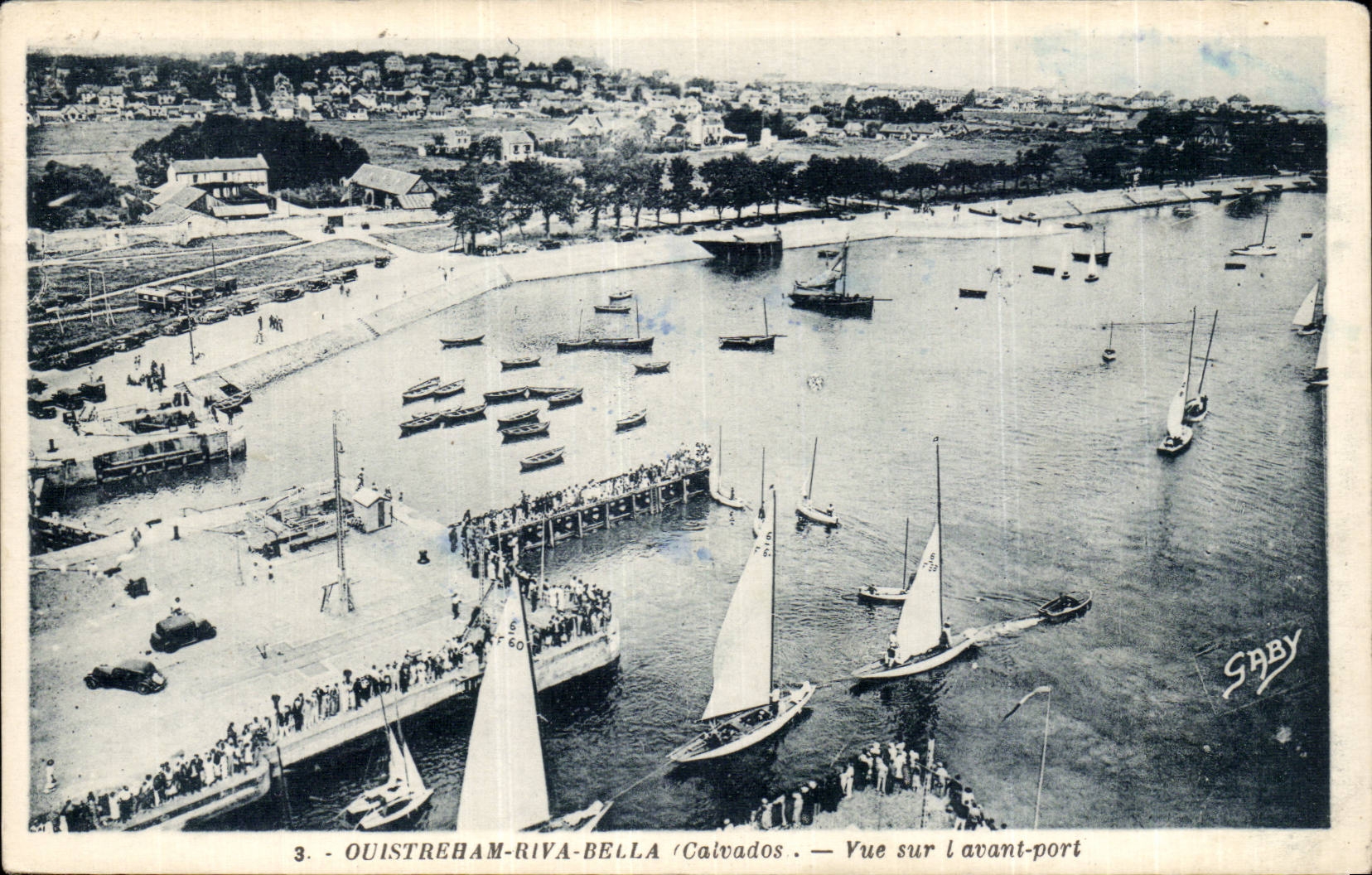 CPA Ouistreham Riva Bleated Seen on before port