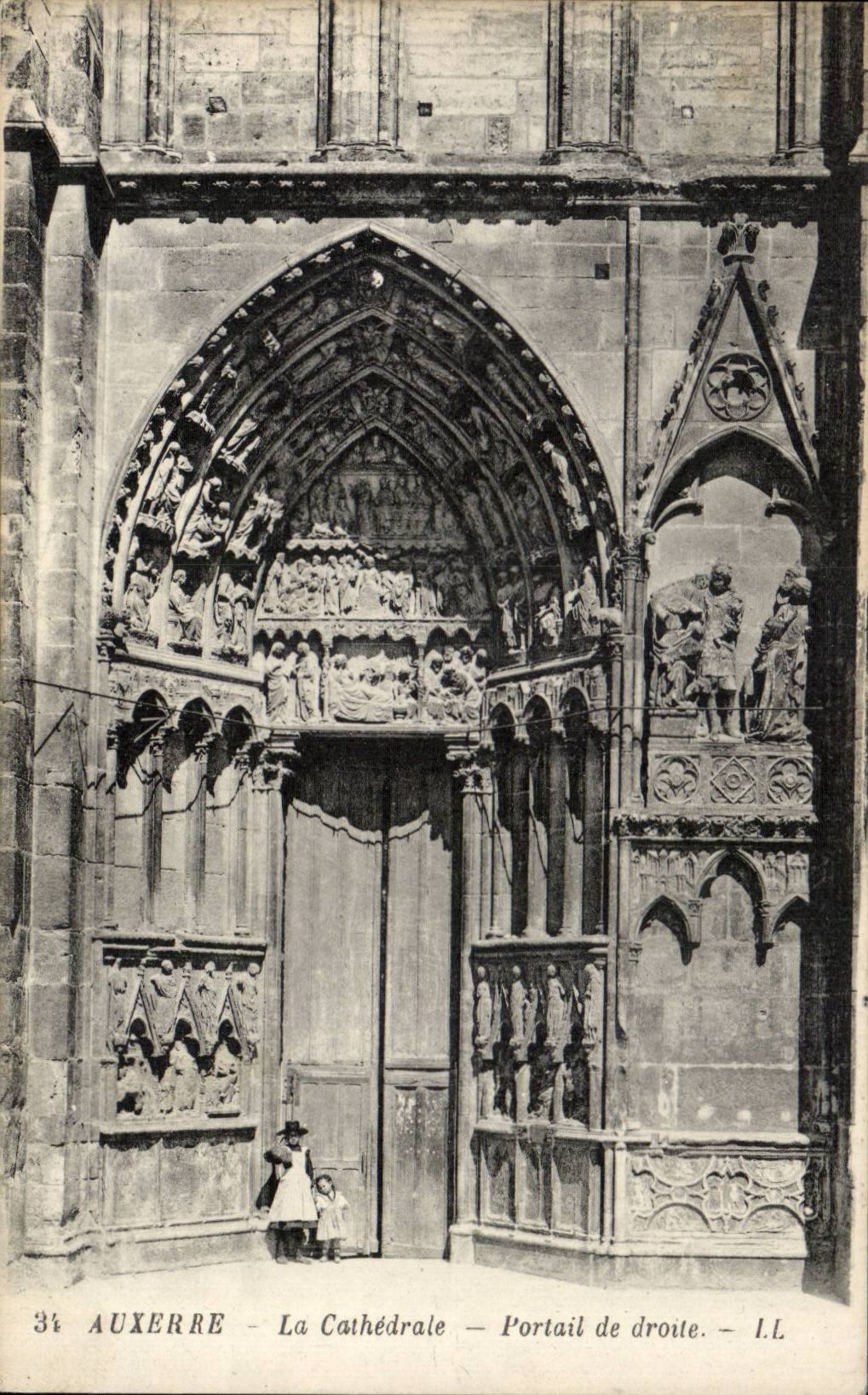 CPA Auxerre das Kathedrale Gatter der rechten Seite