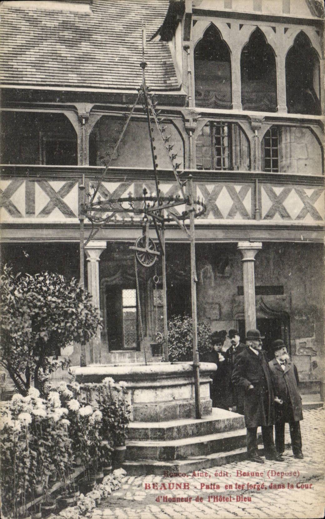 Beaune CPA Well out of wrought iron in the main courtyard of the hotel God