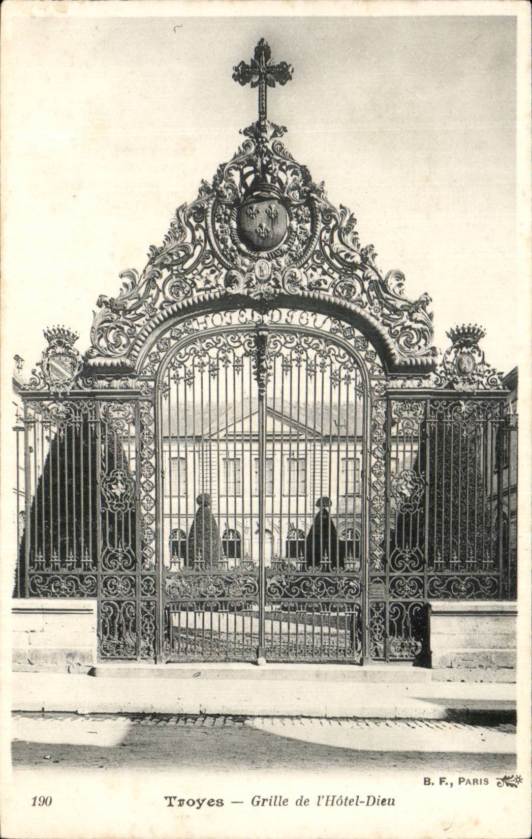 CPA Troyes Roasts hotel God