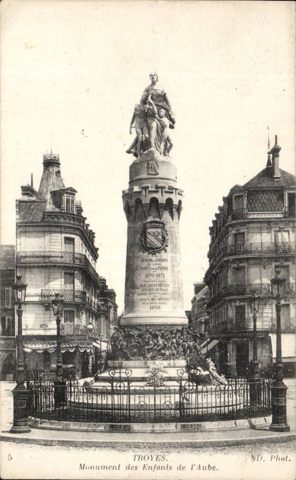 CPA Troyes Monument of the children of the Paddle