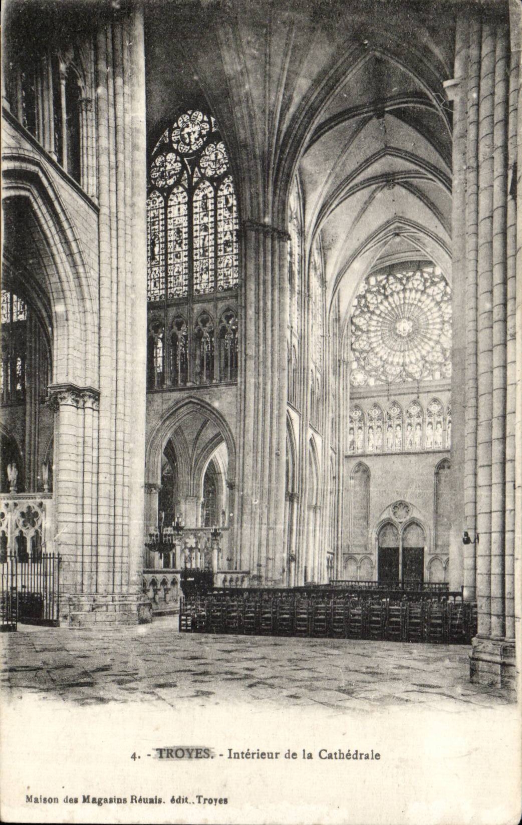 CPA Interior Troyes of the cathedral