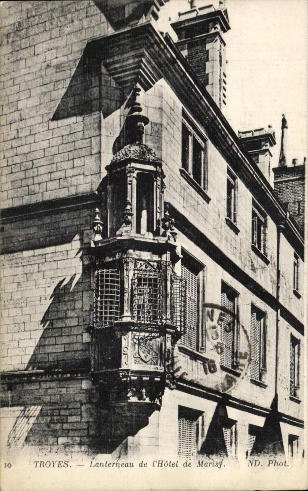 Troyes CPA Lantern of the hotel of Marisy