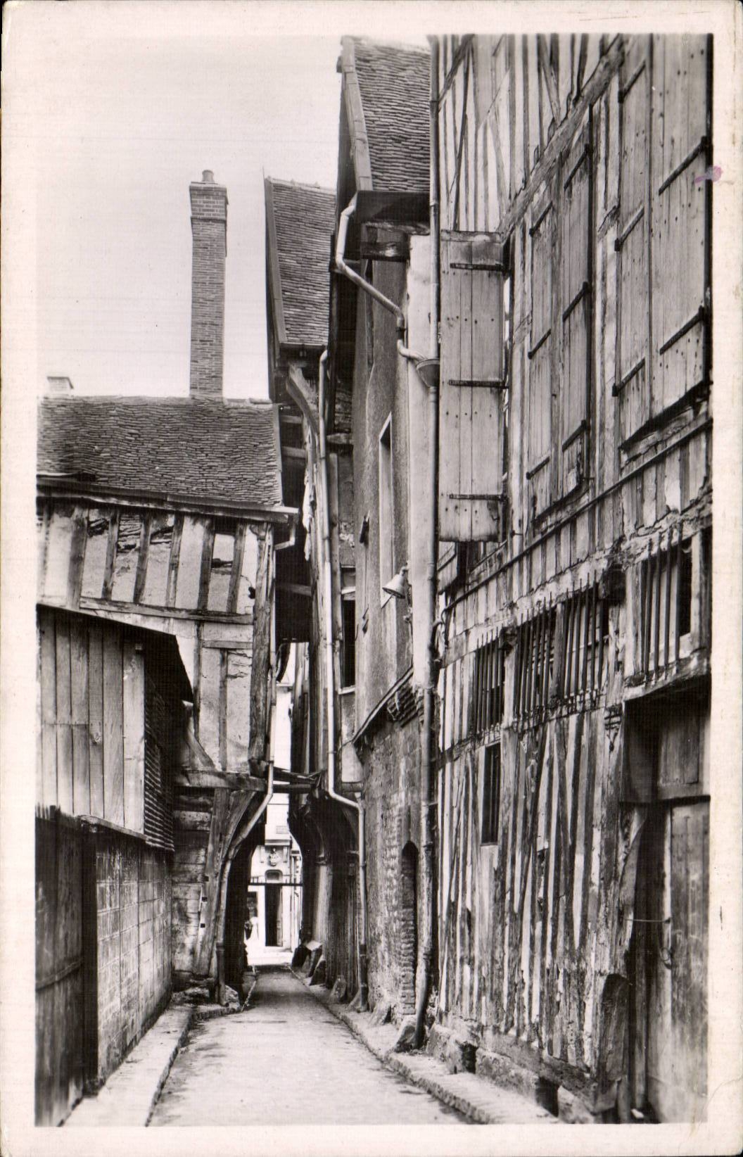 Troyes CPSM the street of the cats