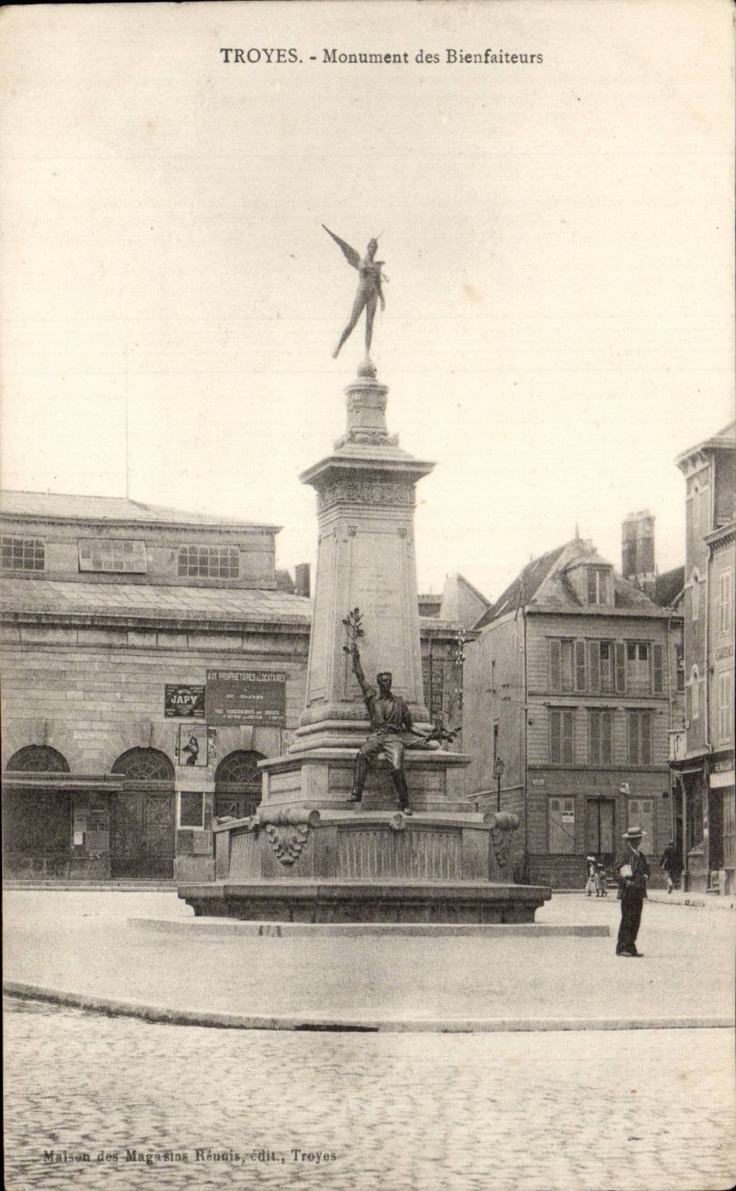 Troyes CPA Monument of the benefactors